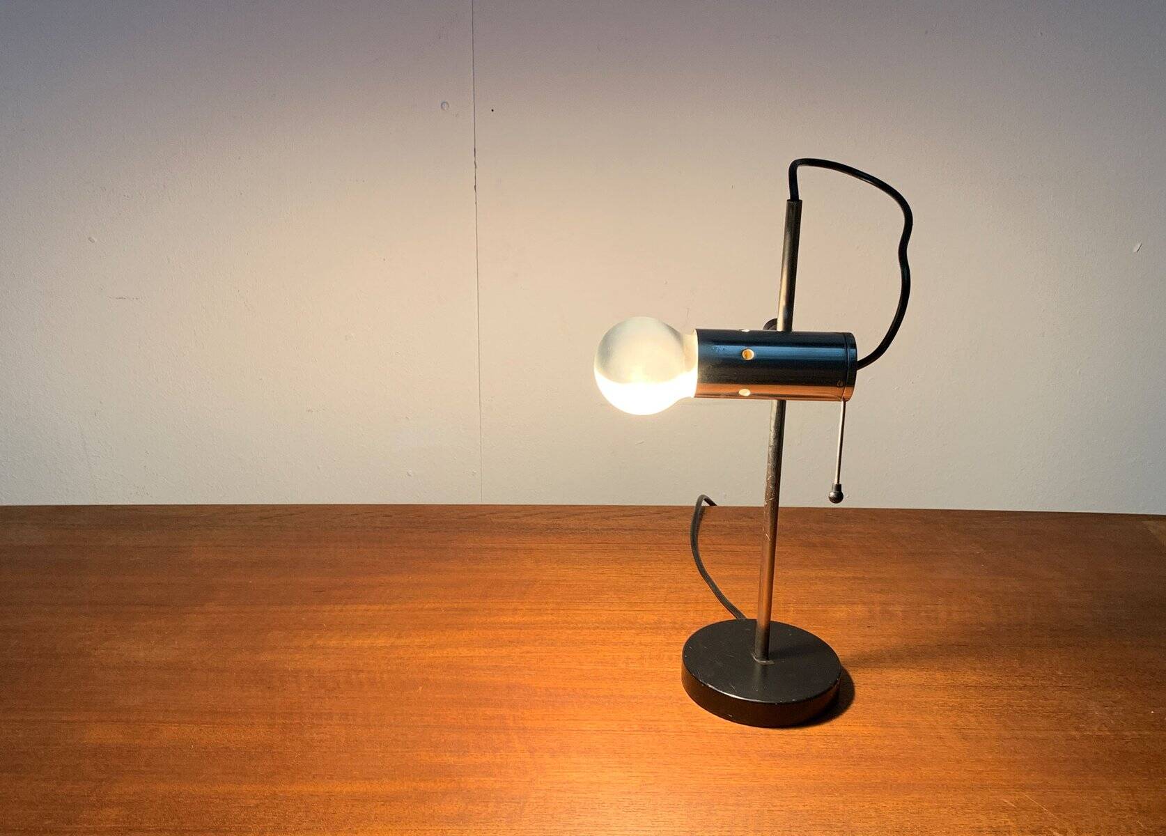 Italian table lamp model 251 from the mid-century by Tito Agnoli for Oluce, 1950s.