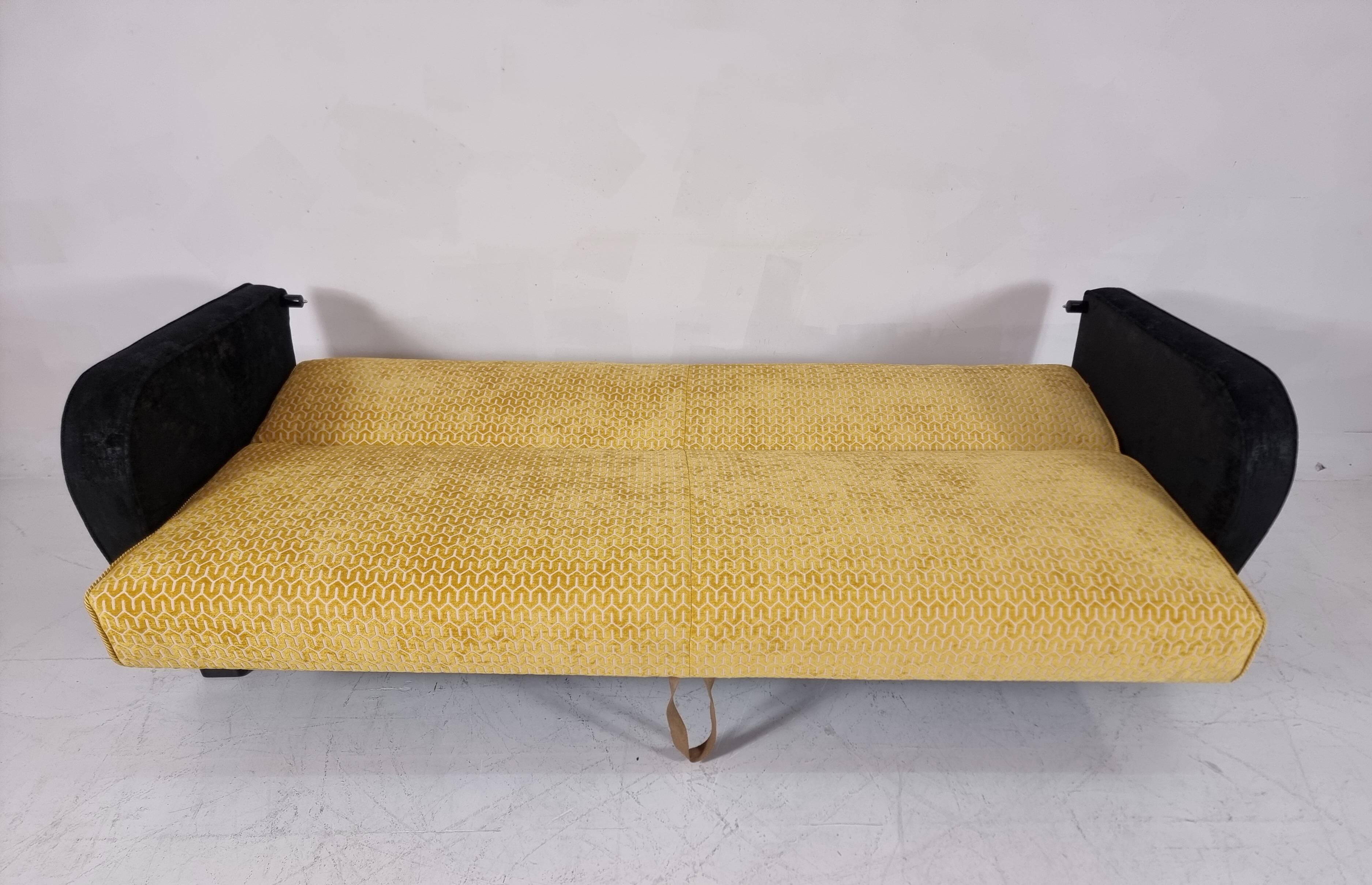 Art Deco Sofa Model H363 by Jindřich Halabala, 1930s
