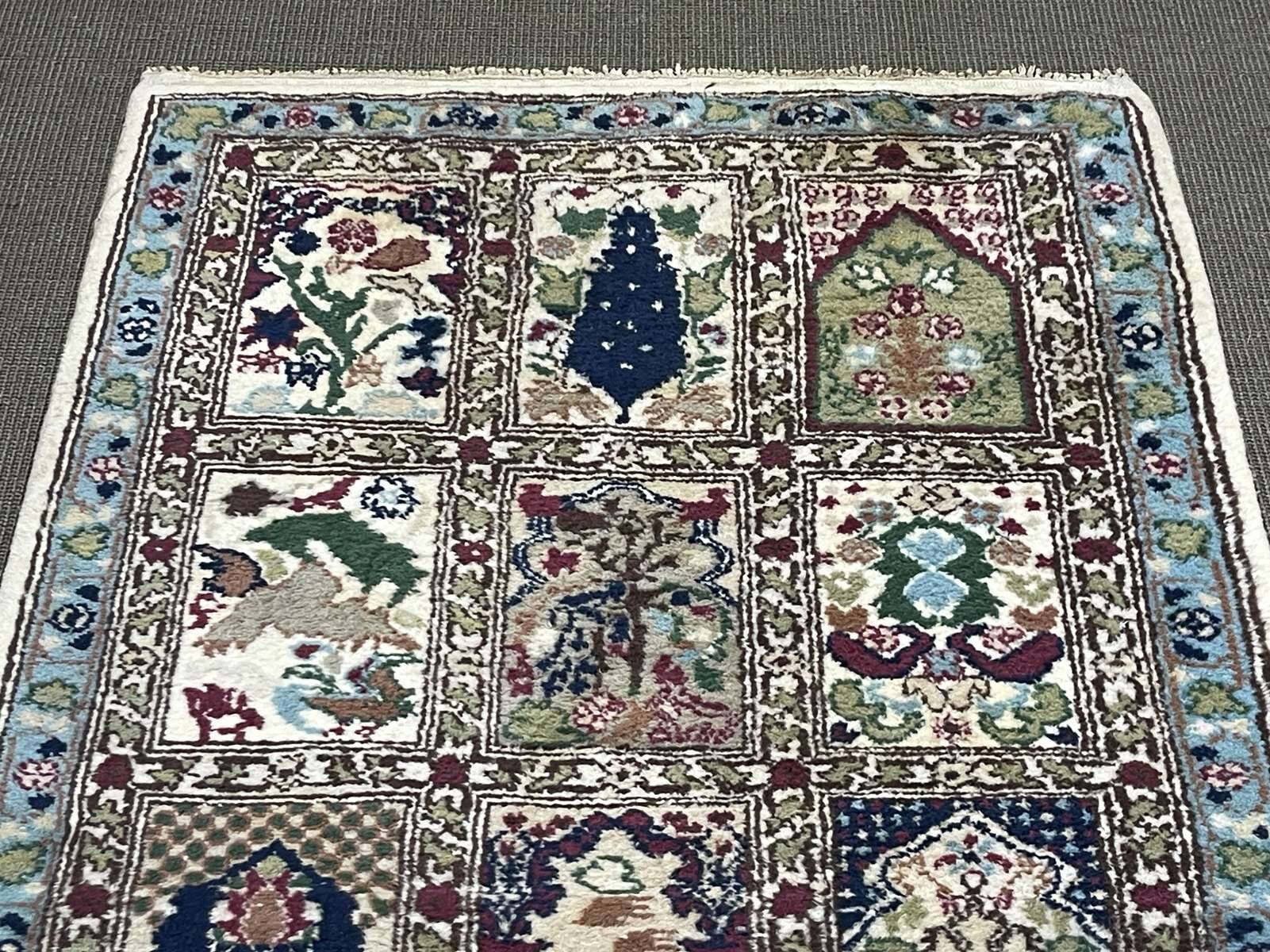 Handmade Moroccan wool rug - 1m64 x 95cm.