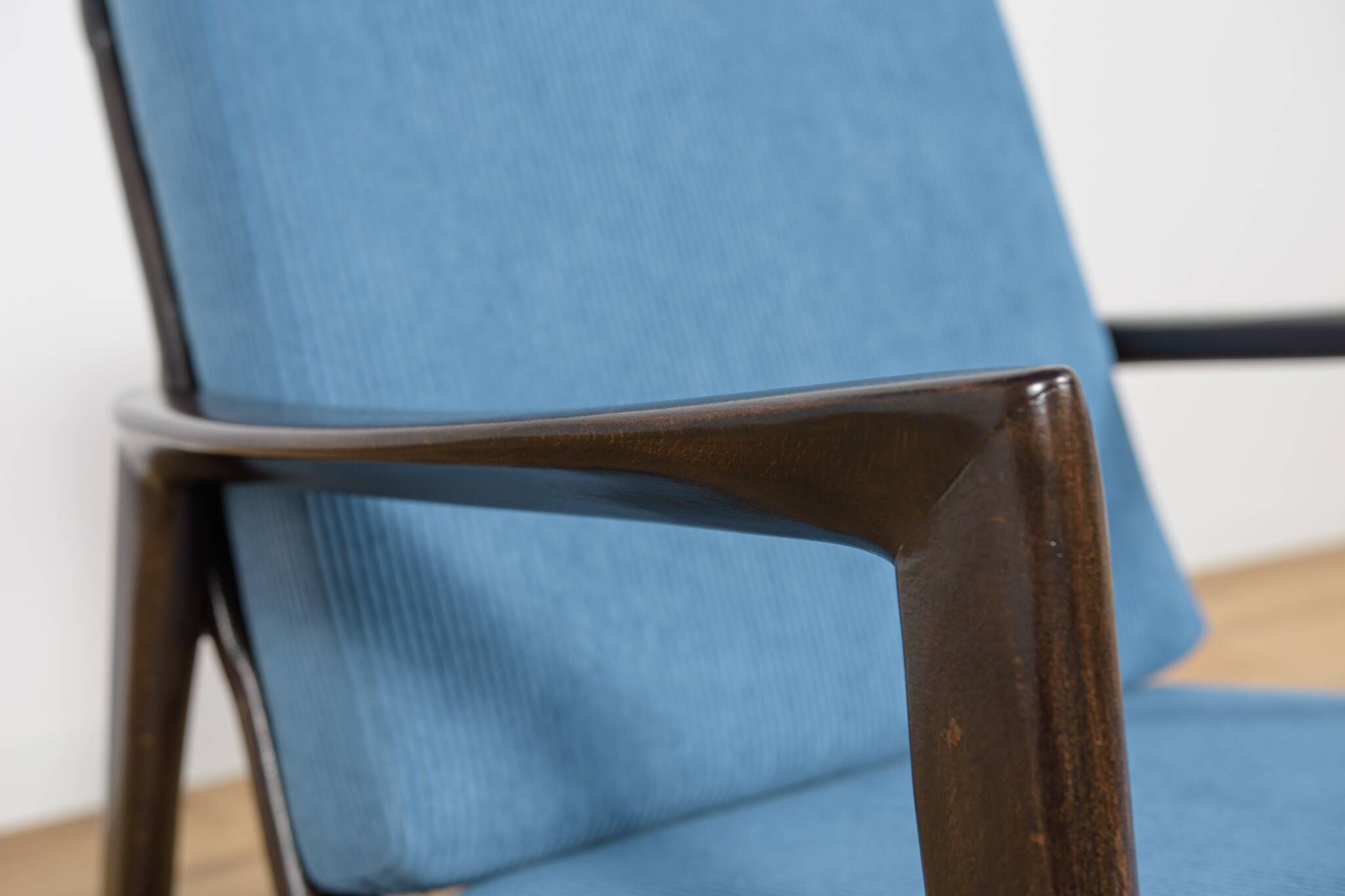 Model 300-139 Mid Century Modern Armchair from Swarzędz Furniture Factory.