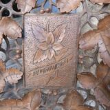 Plateau en bois ajouré motifs feuilles