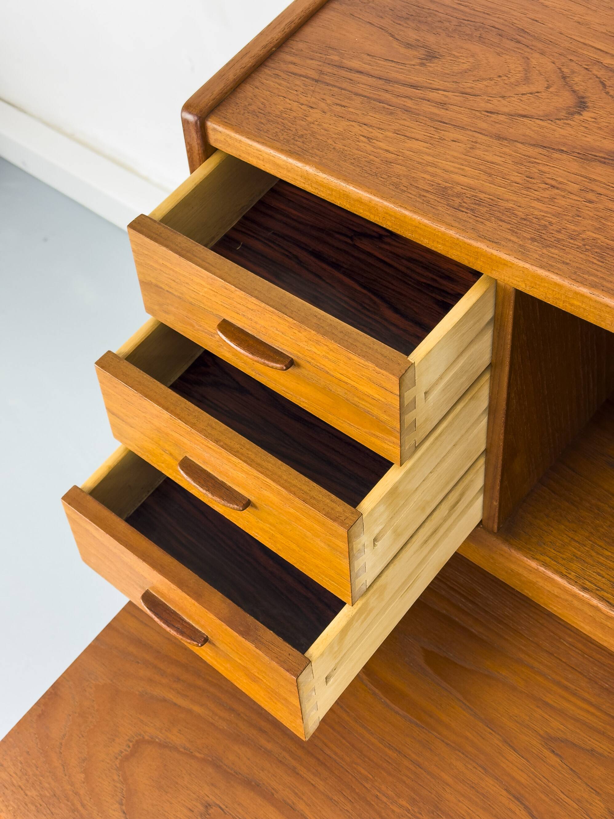 Secrétaire en teck de Chr. Møller, années 1960