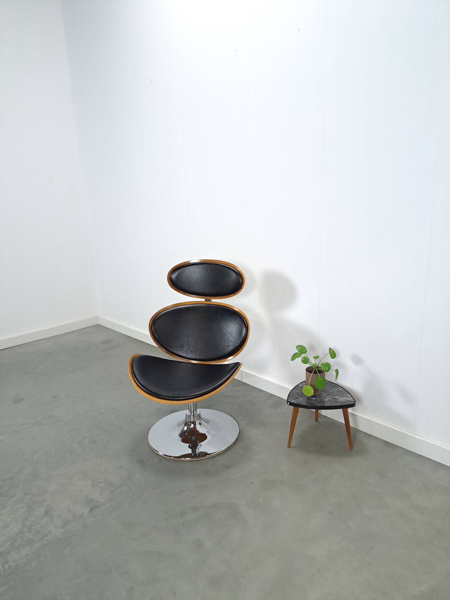 Dan-Form Curve loungestoel, draaifauteuil Denemarken