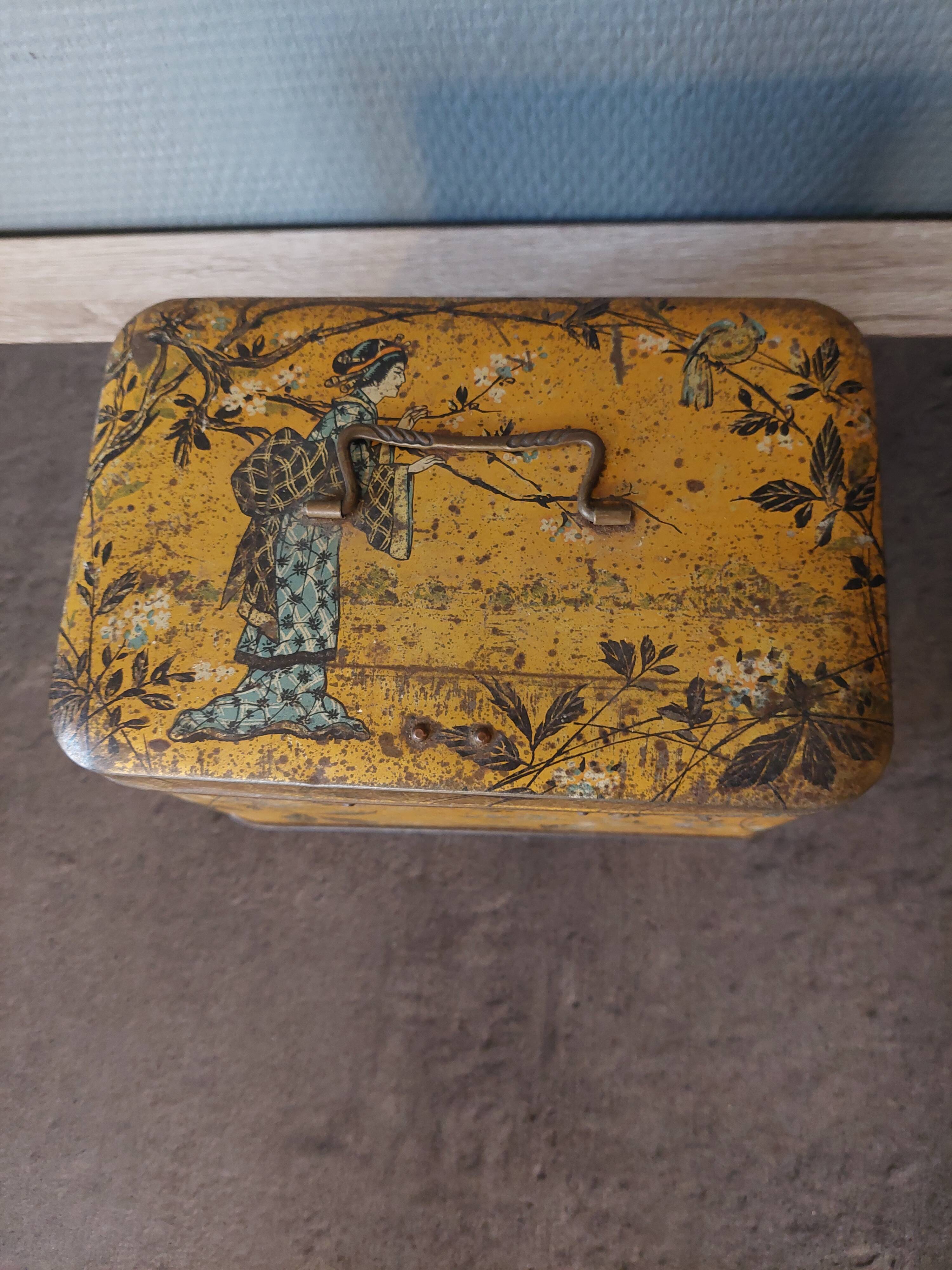 Old Chinese jewelry box