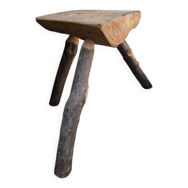 Tabouret tripode artisanal wabi-sabi décoration campagne slow bûche de bois — Beyit