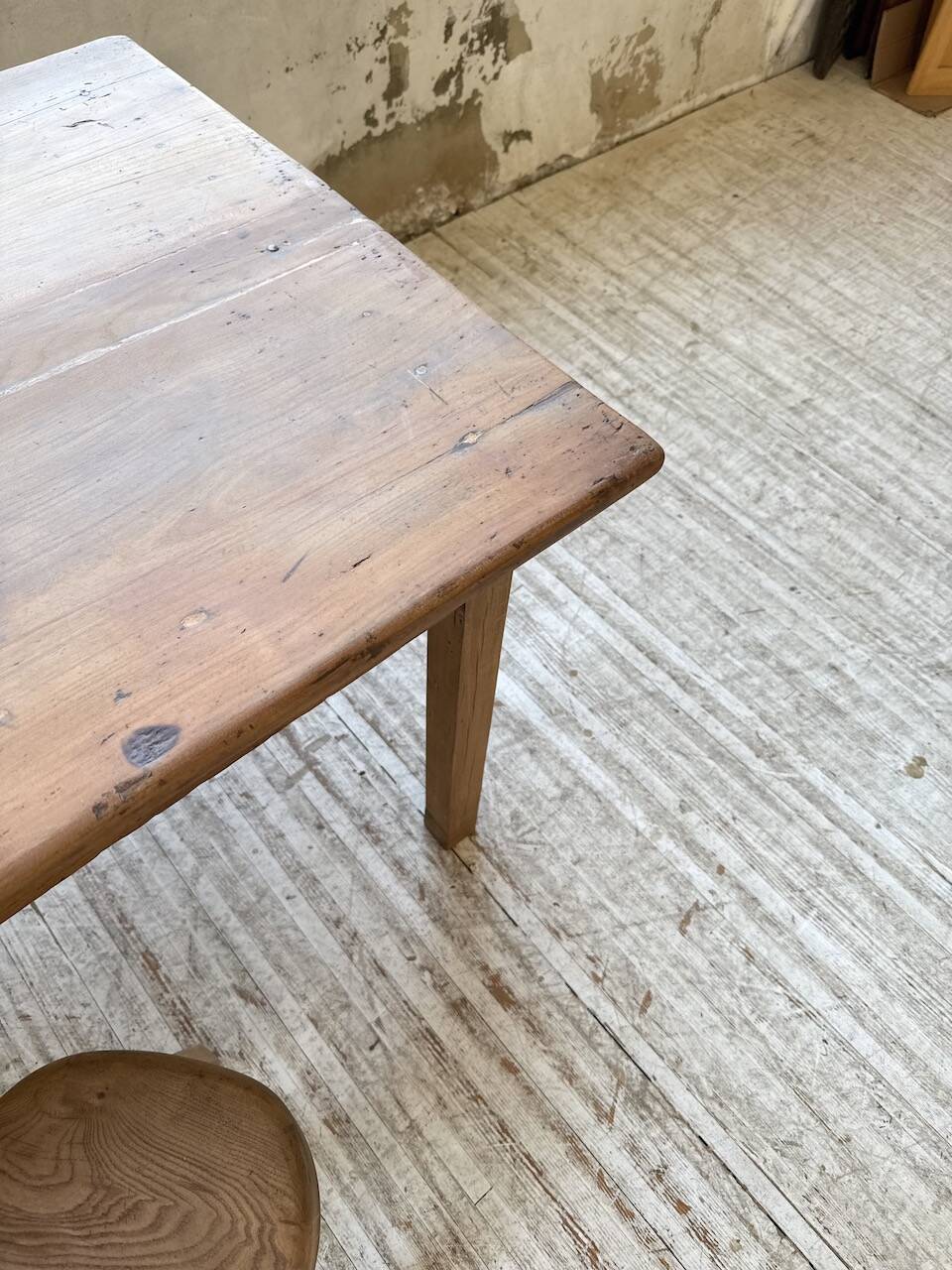 Cherry farmhouse table 1m8