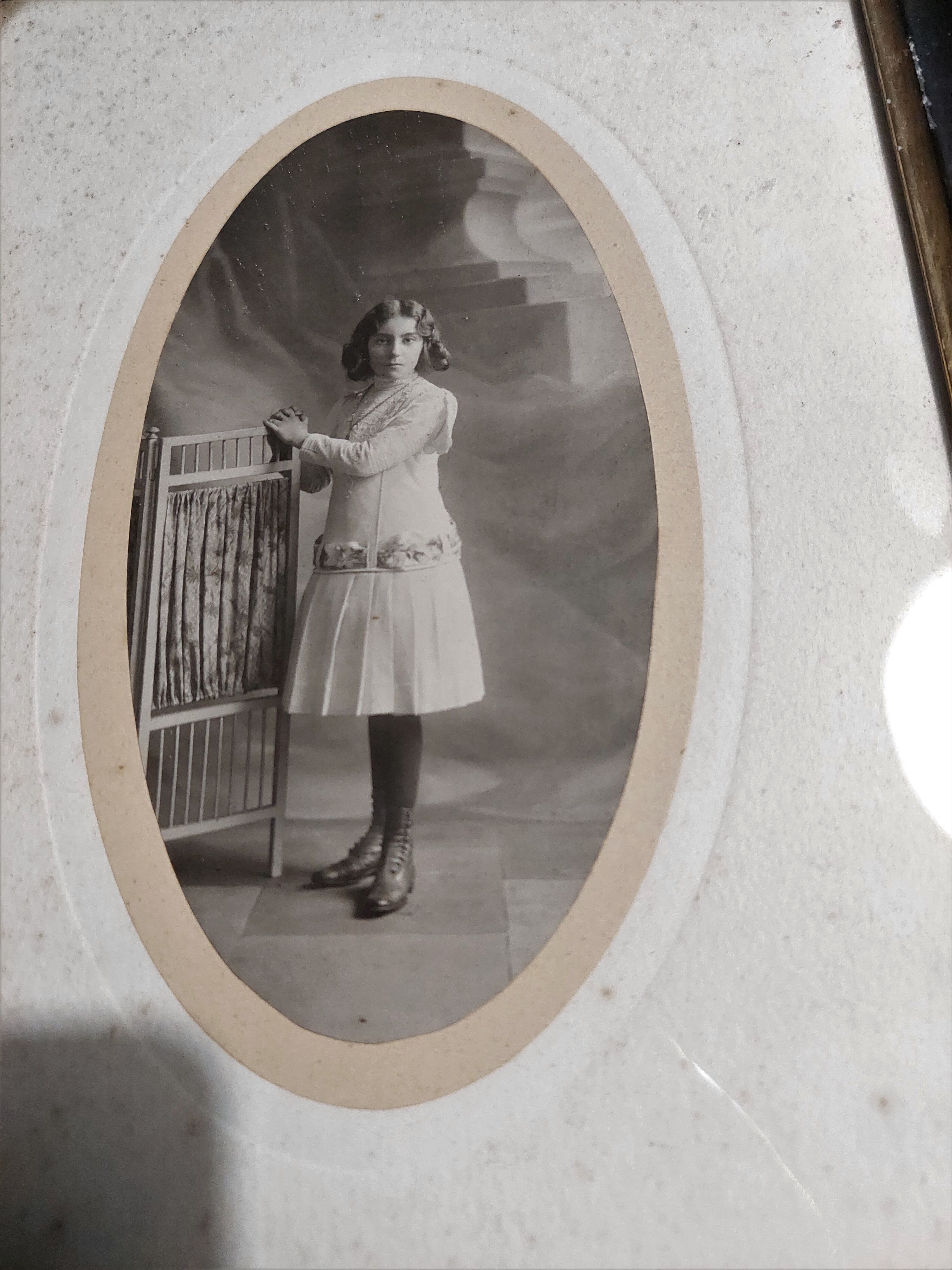 Old framed photo girl frame Napoleon III