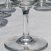 BACCARAT NANCY - 12 Glasses of white wine in cut crystal - Signed - H 12,5cm