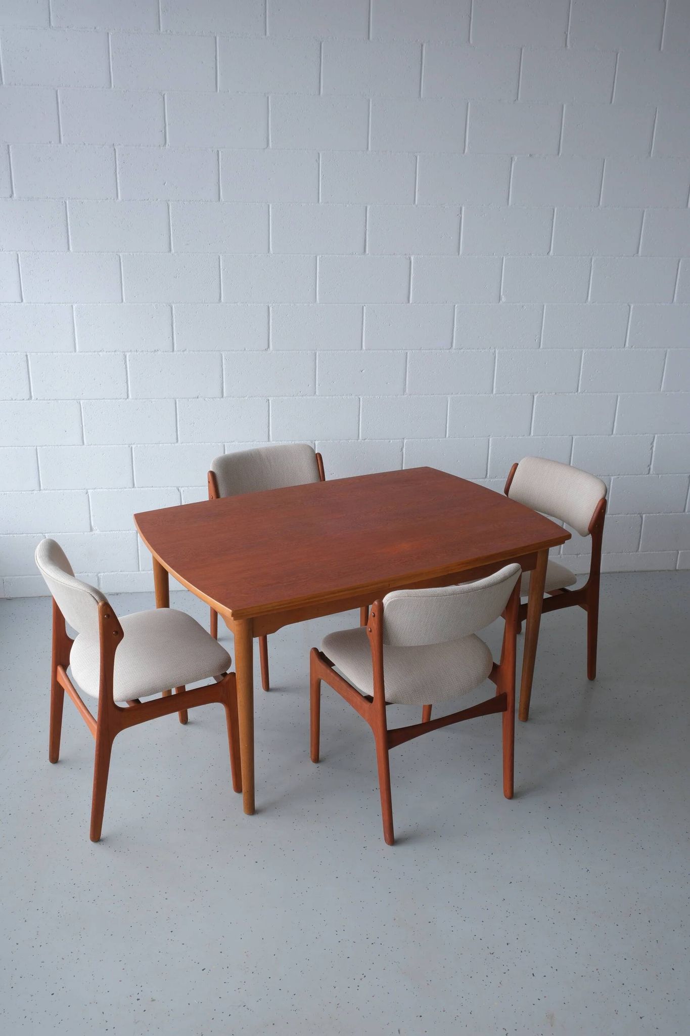 Dining table in Danish oak and teak.