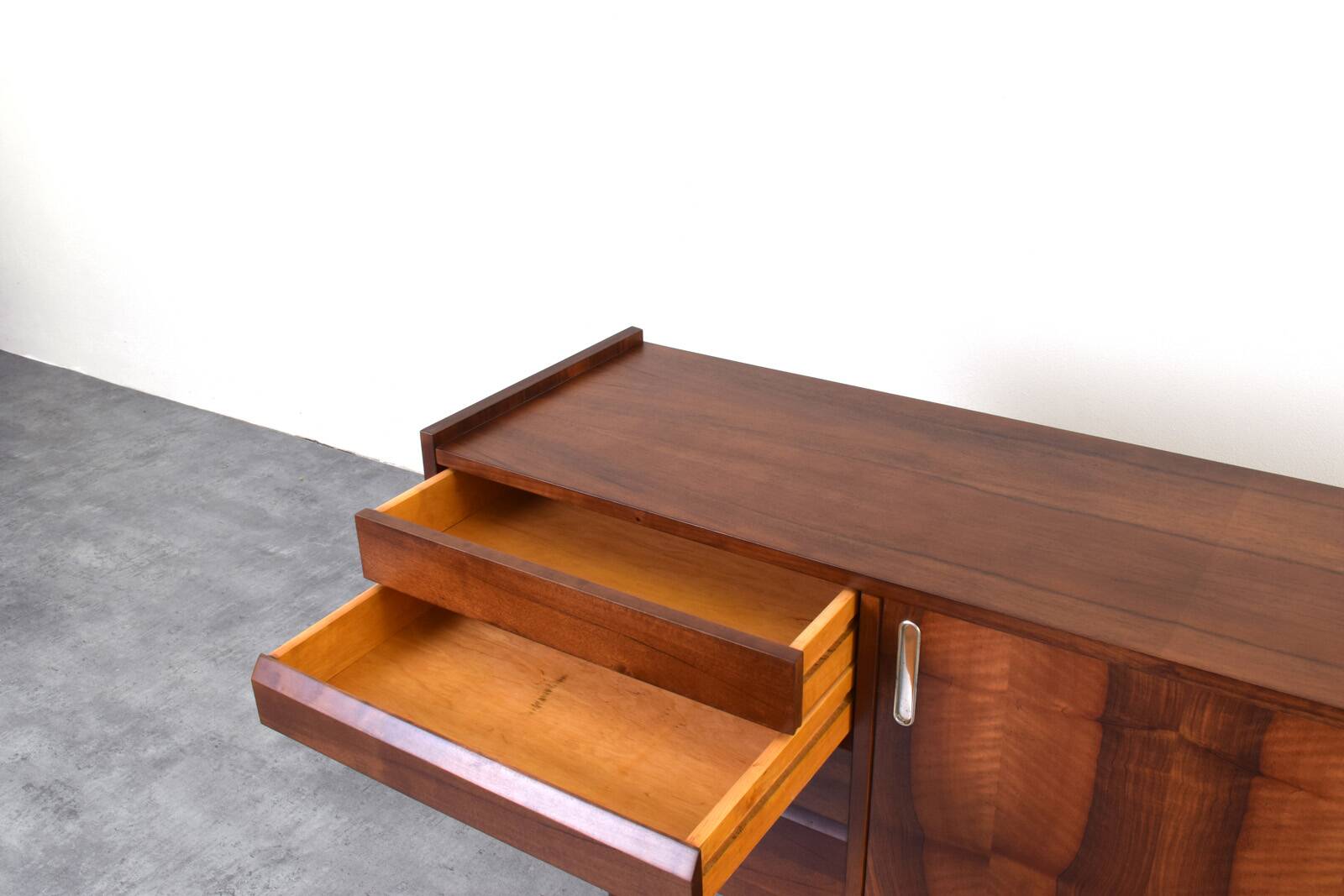 Mid-Century Polish Walnut Sideboard from Bytomskie Fabryki Mebli, 1960s.