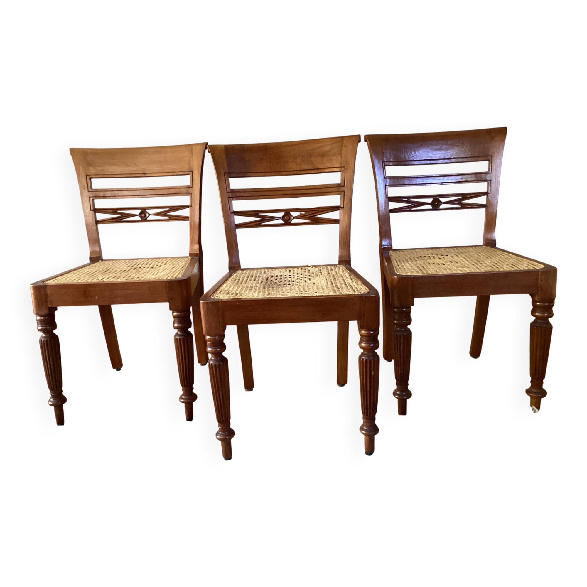Lot de 3 chaises vintage en bois exotique et cannage – fabrication indonési