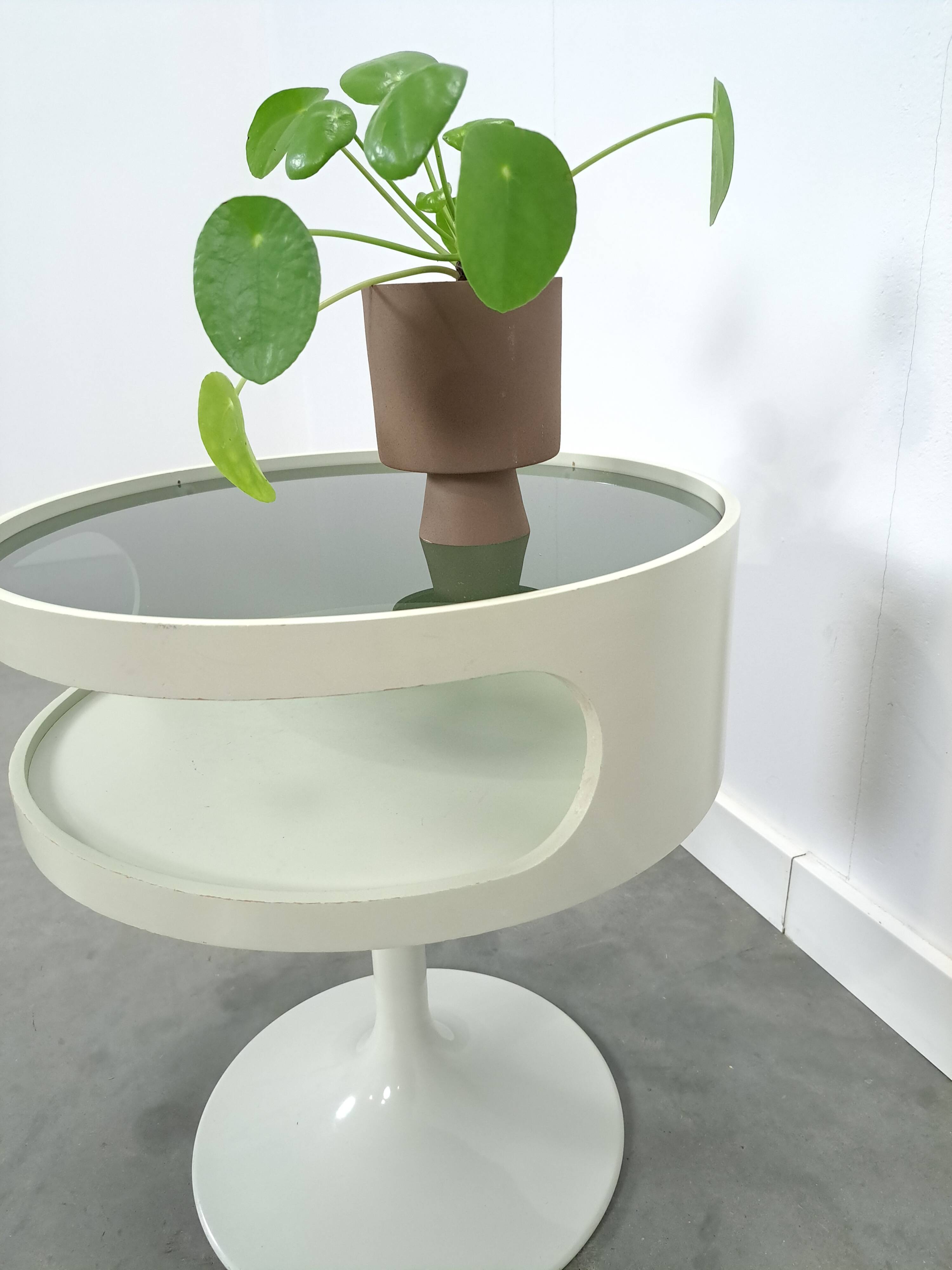 Space age design tafel Opal Möbel met rookglazen blad