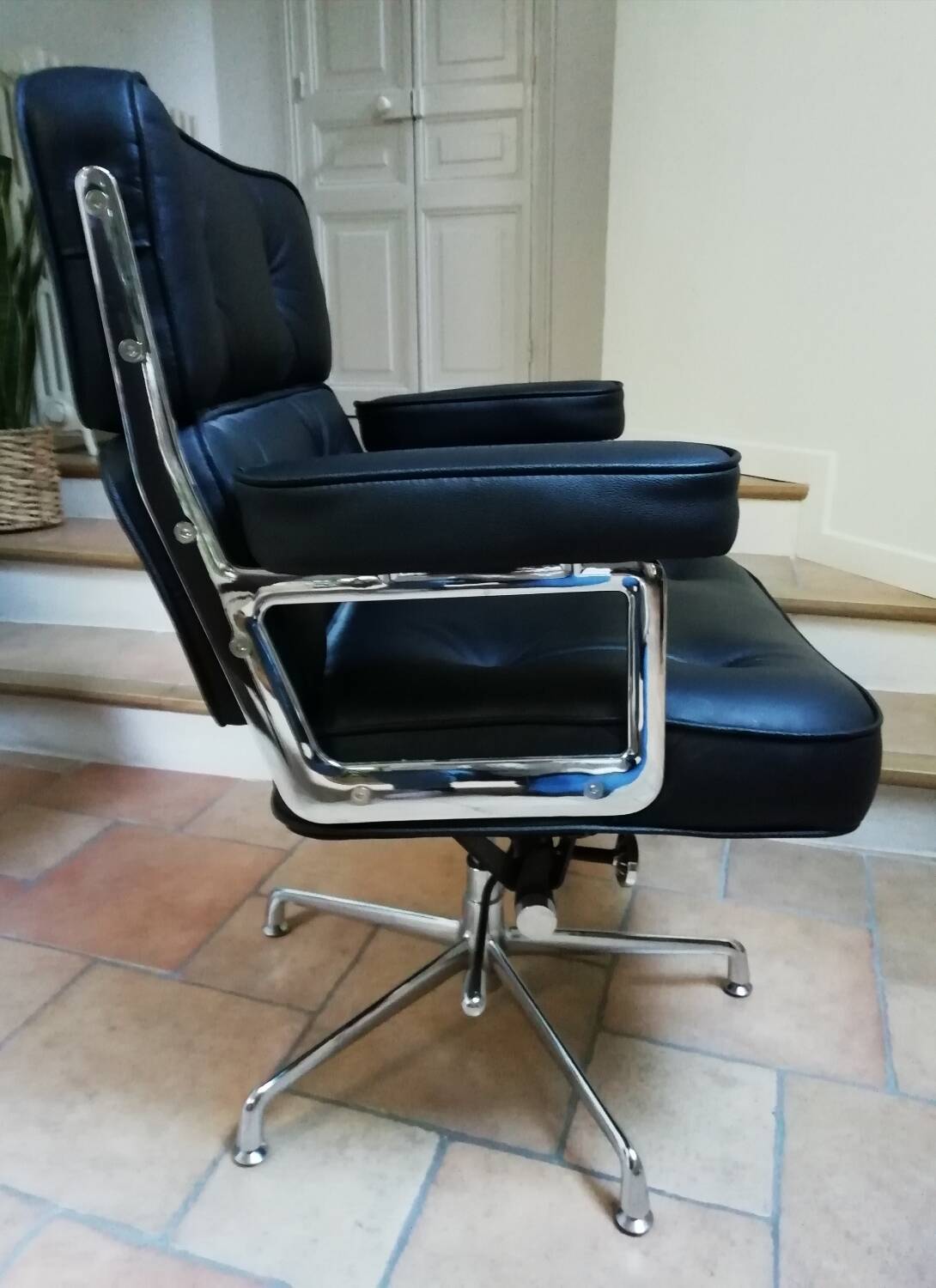 Italian leather desk chair
