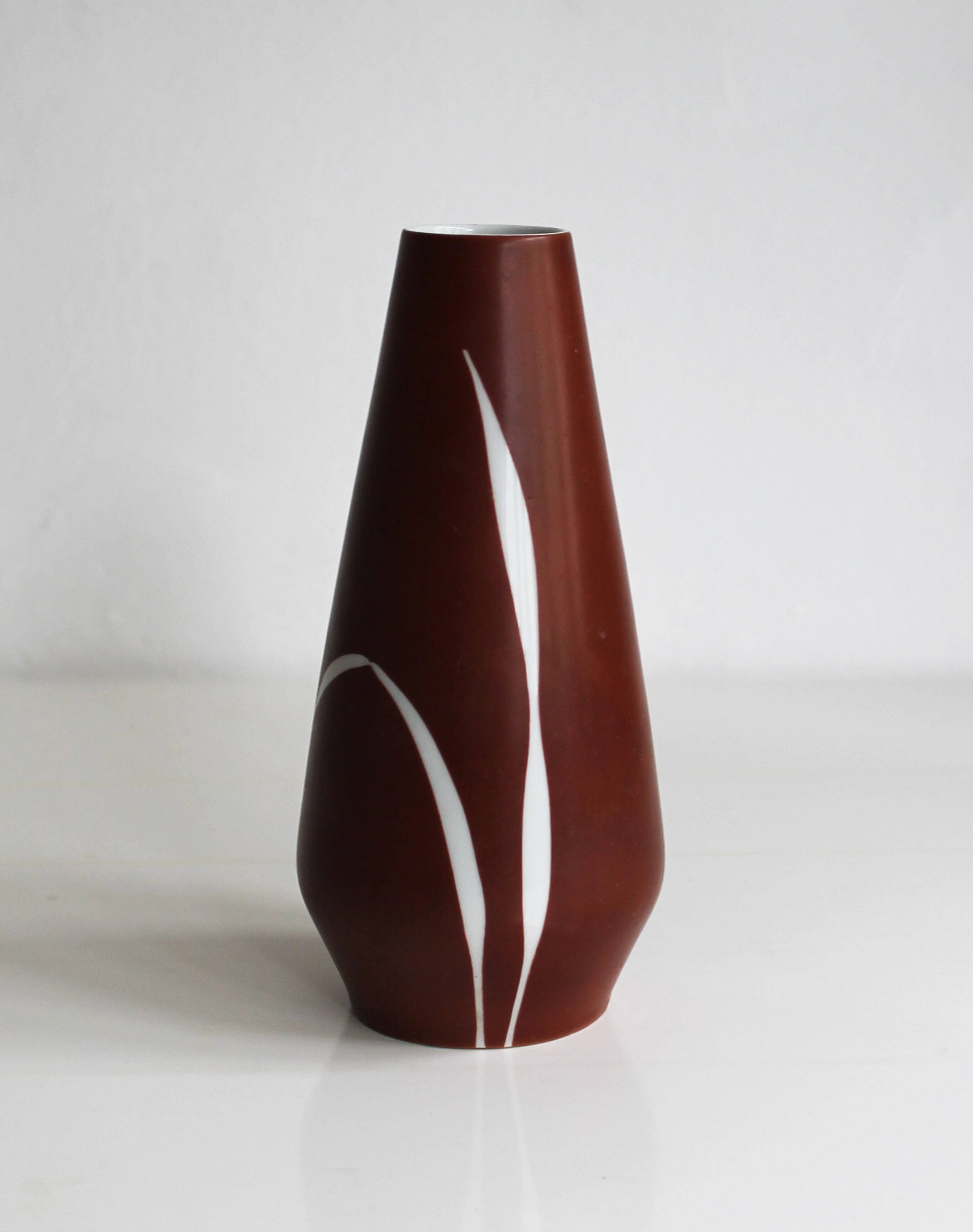 1960s Lichte Porcelain Flower Vase – Mid-Century Elegance