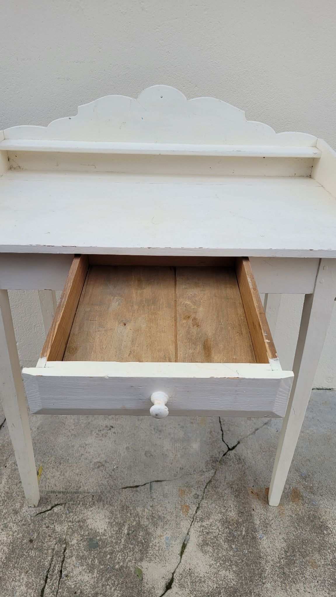 Dressing table old wooden dressing table, one drawer