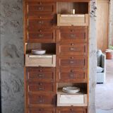Notary's furniture with clamshells
