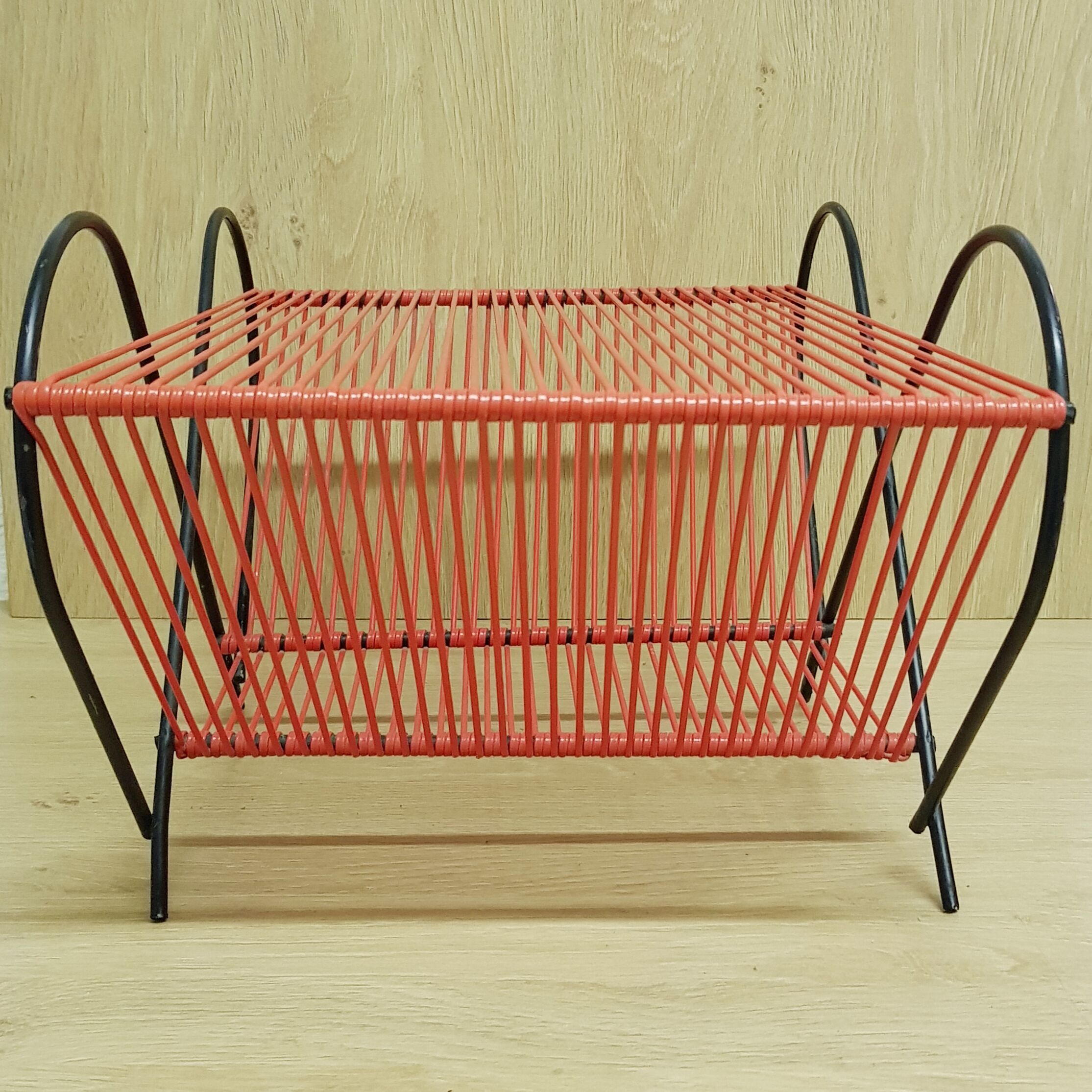 Mid-century scoobidou vinyl record rack