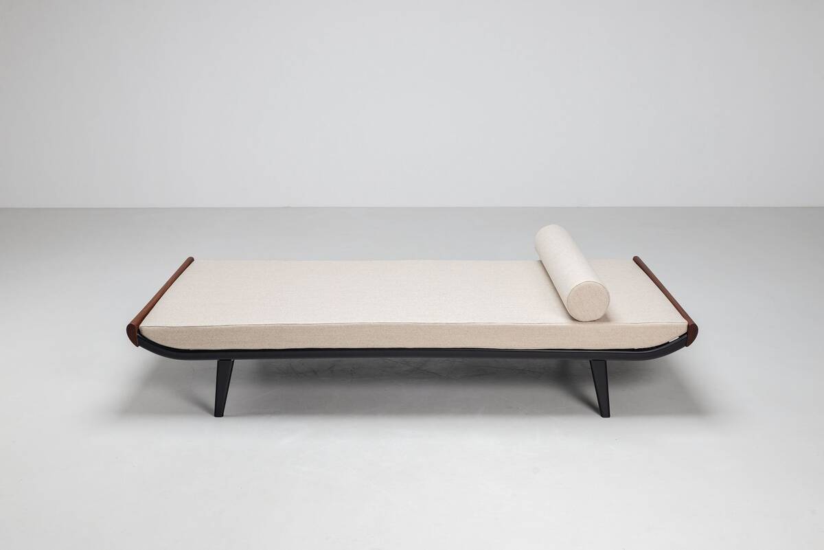 Dick Cordemeijer Cleopatra daybed for Auping in wool The Netherlands 1954