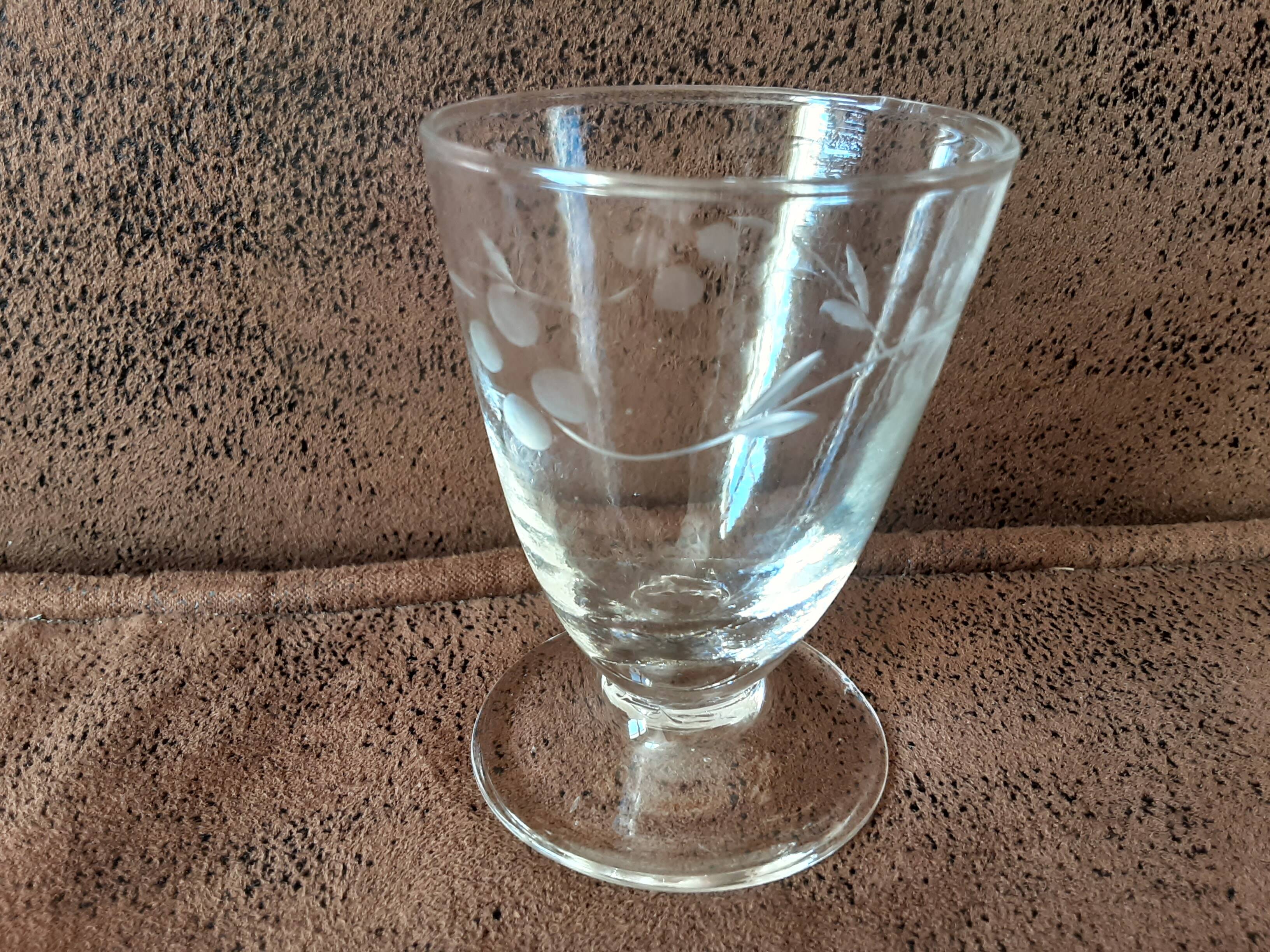 Set of 8 original digestif glasses