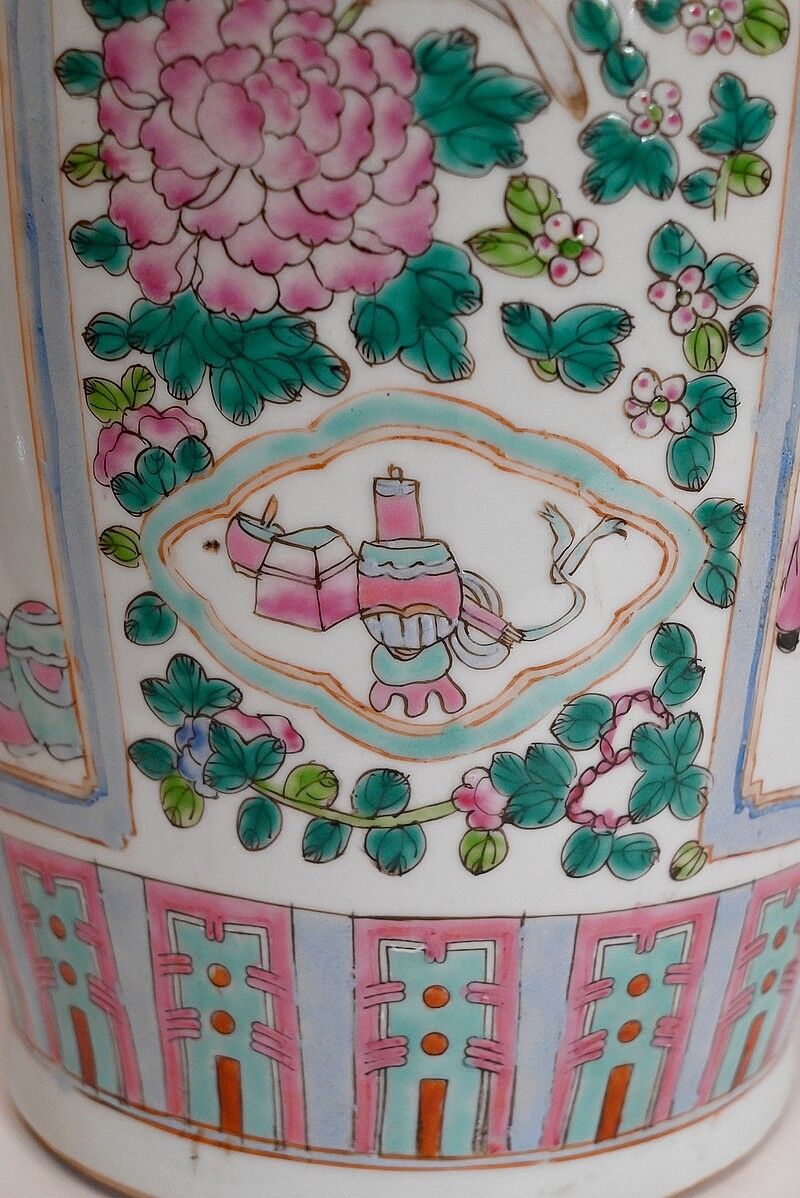 Porcelain vase, China – XXth