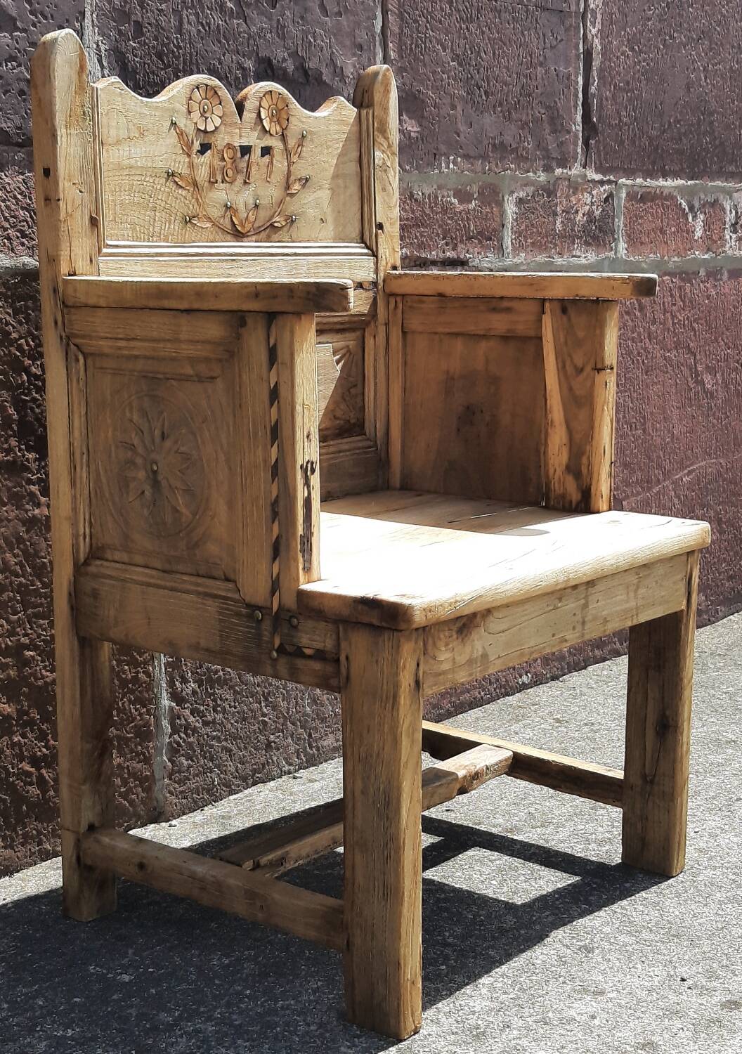 Fauteuil, chayère ou trône en bois, début 19ème siècle.