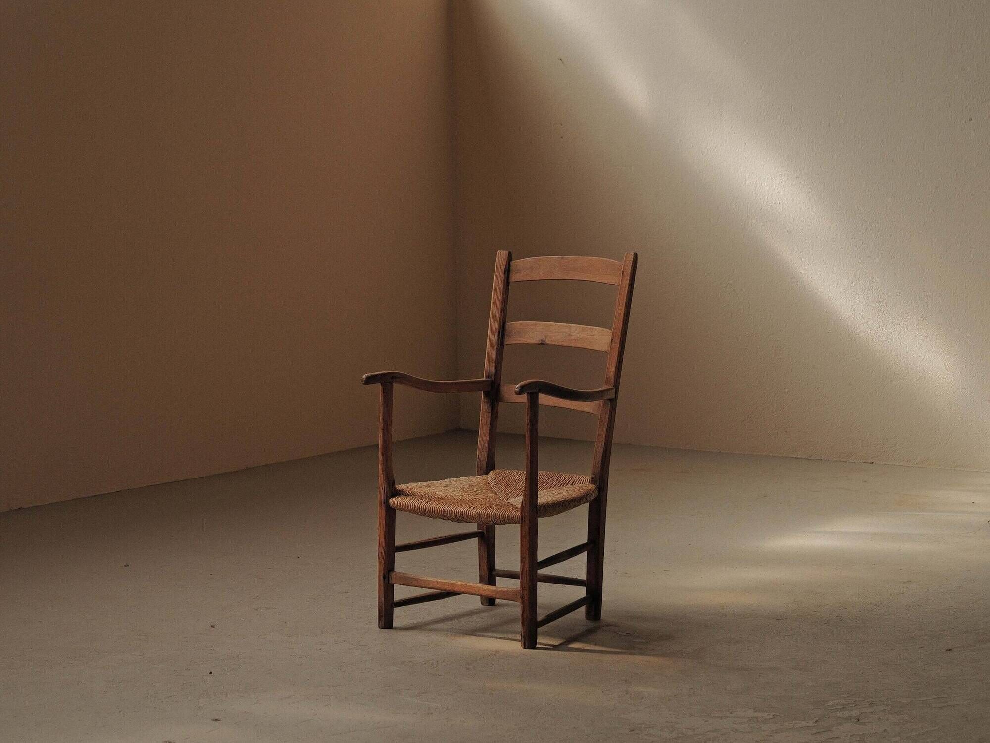 Wood and straw armchair, Popular Art, Auvergne, around 1900