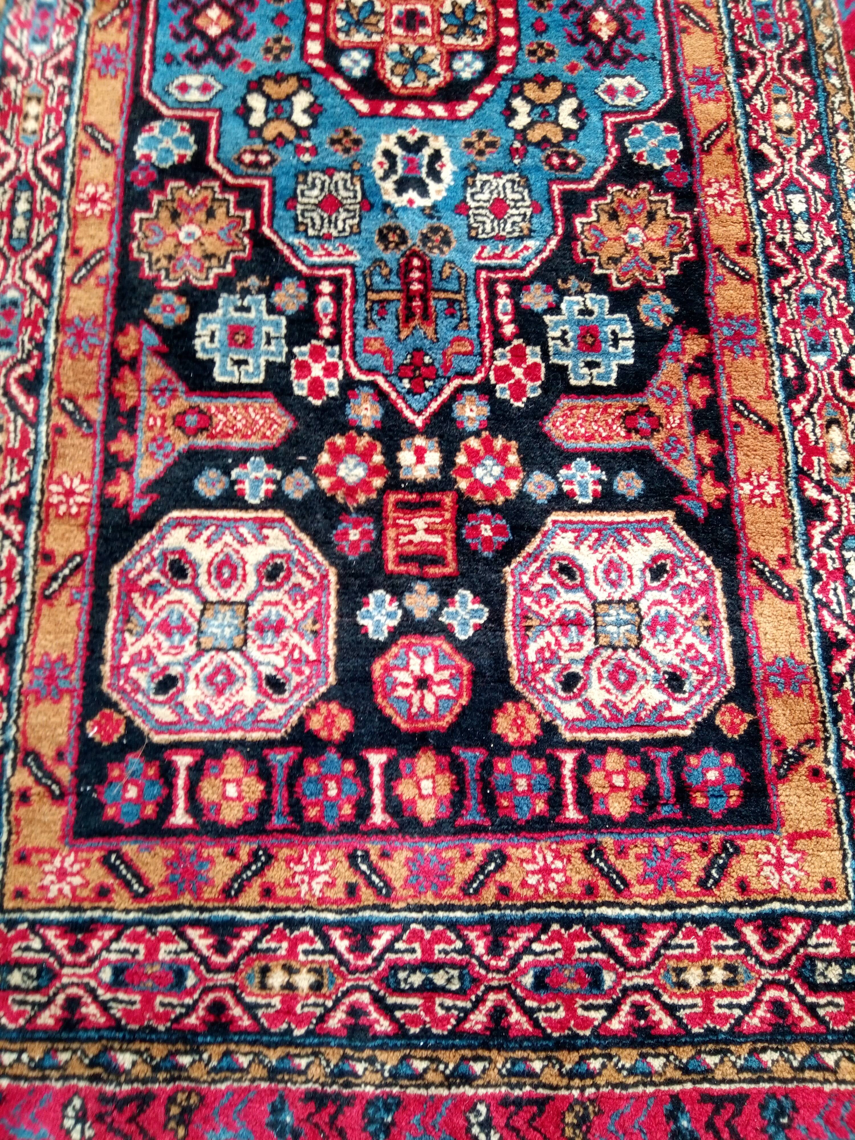 Old oriental rug made hands. 181 x 90cm