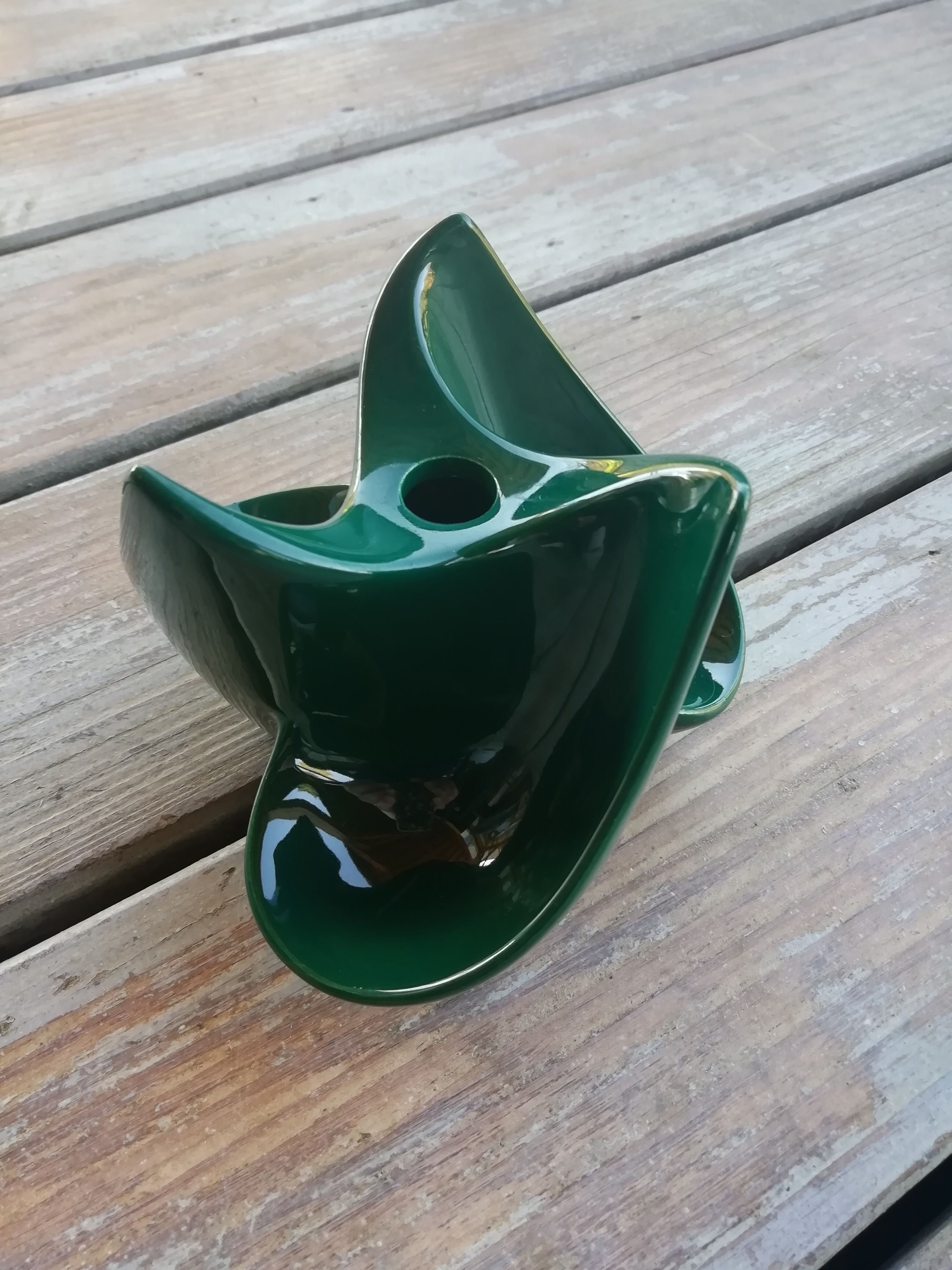 Boat propeller-shaped candle holder