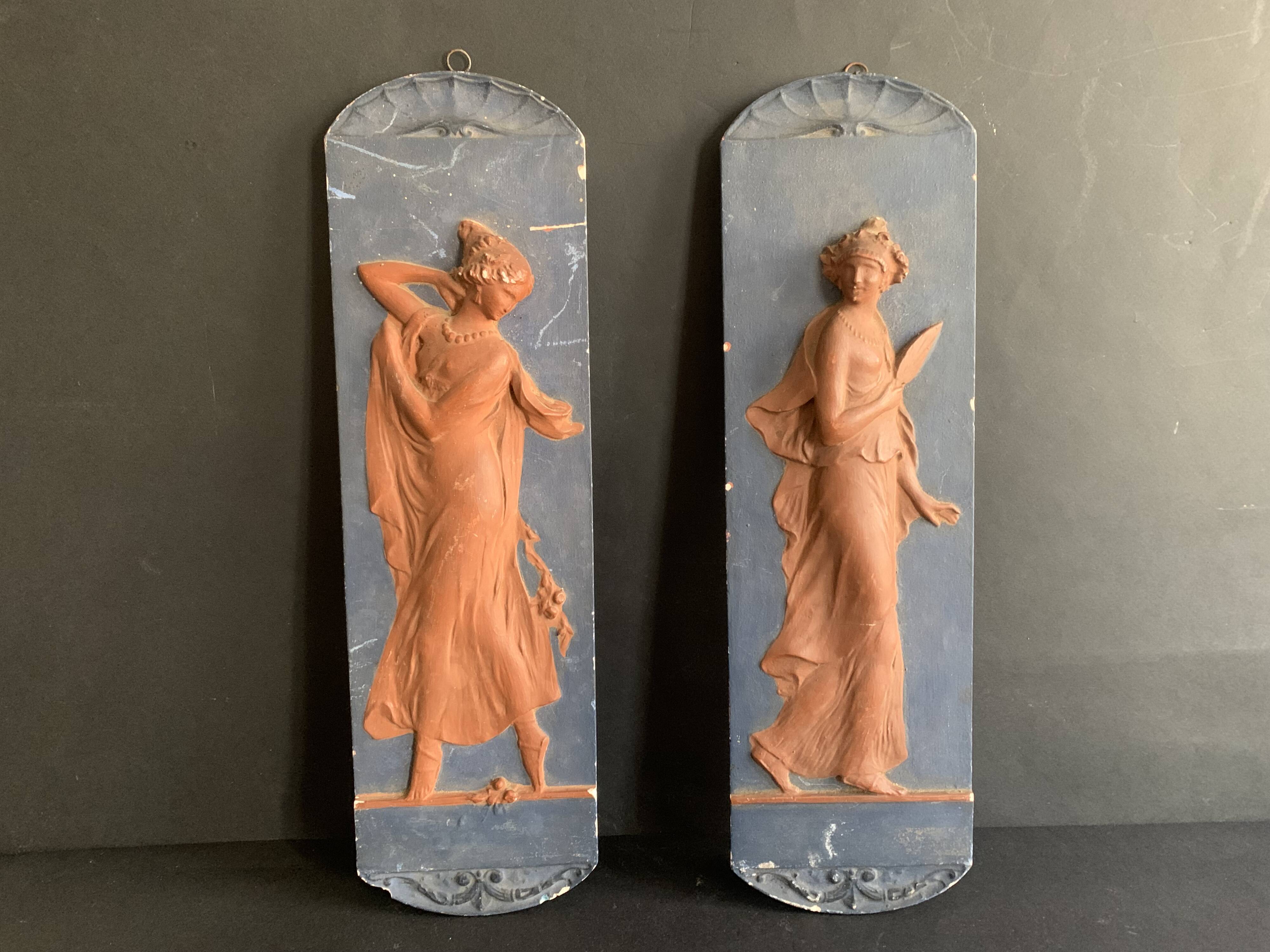 Paire de plaques murales décoratives du 19e siècle