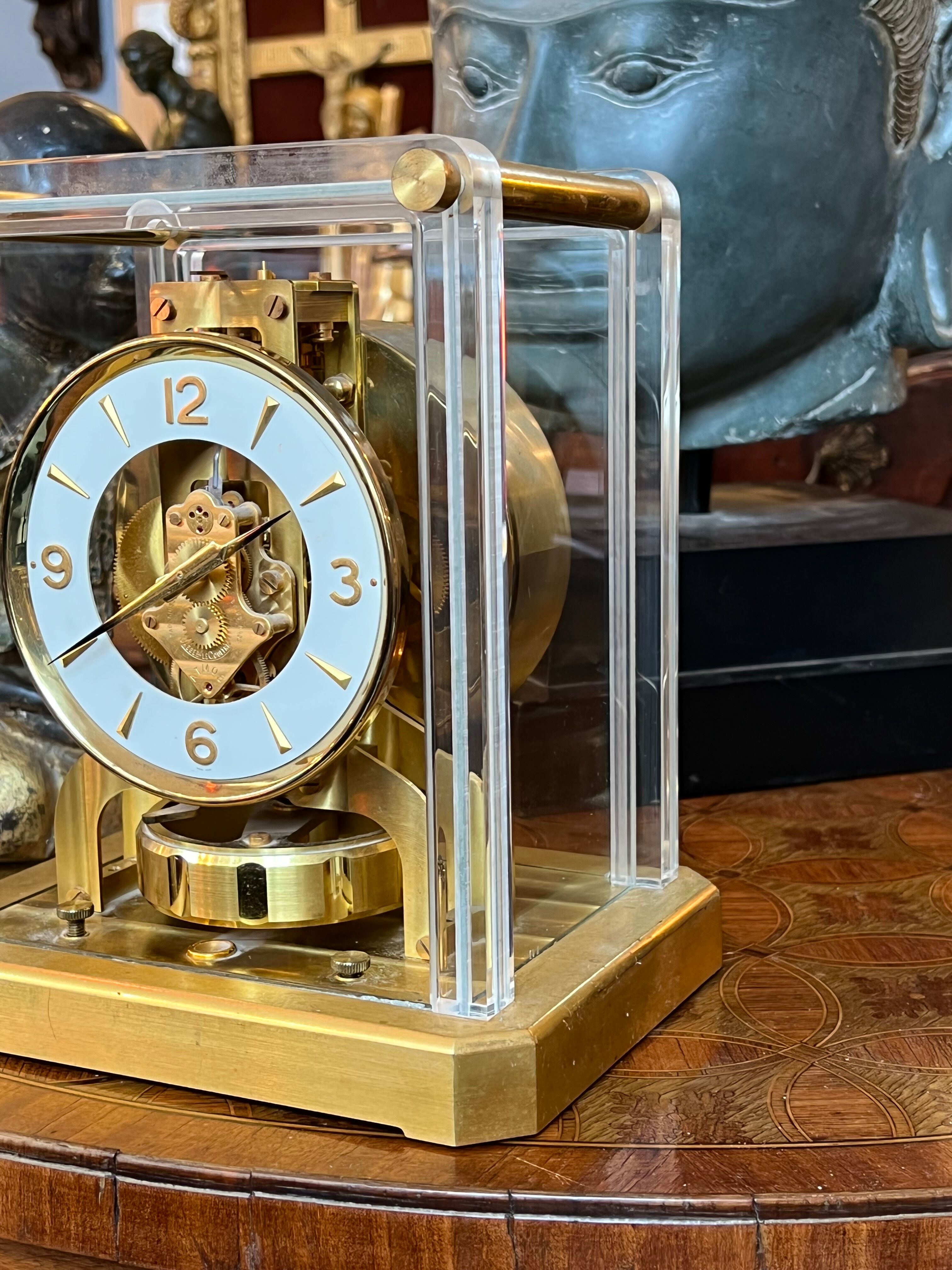 Beautiful Atmos Jaeger LeCoultre clock, in brass glass and plexiglass