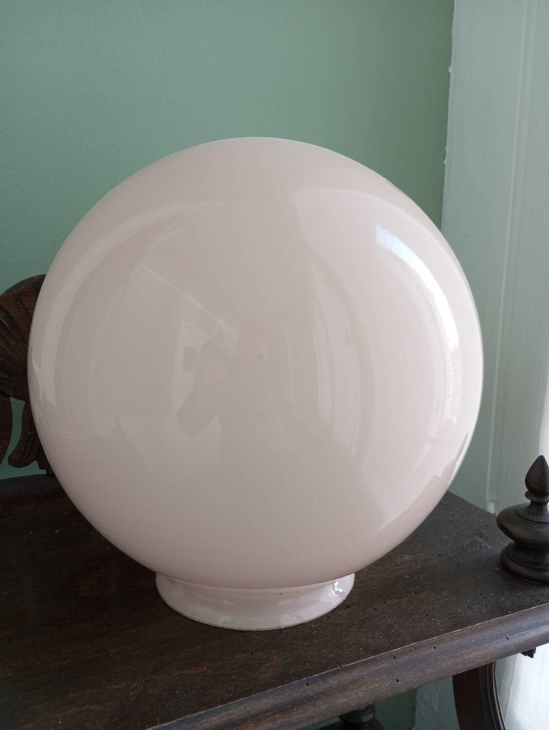 Opaline pink globe