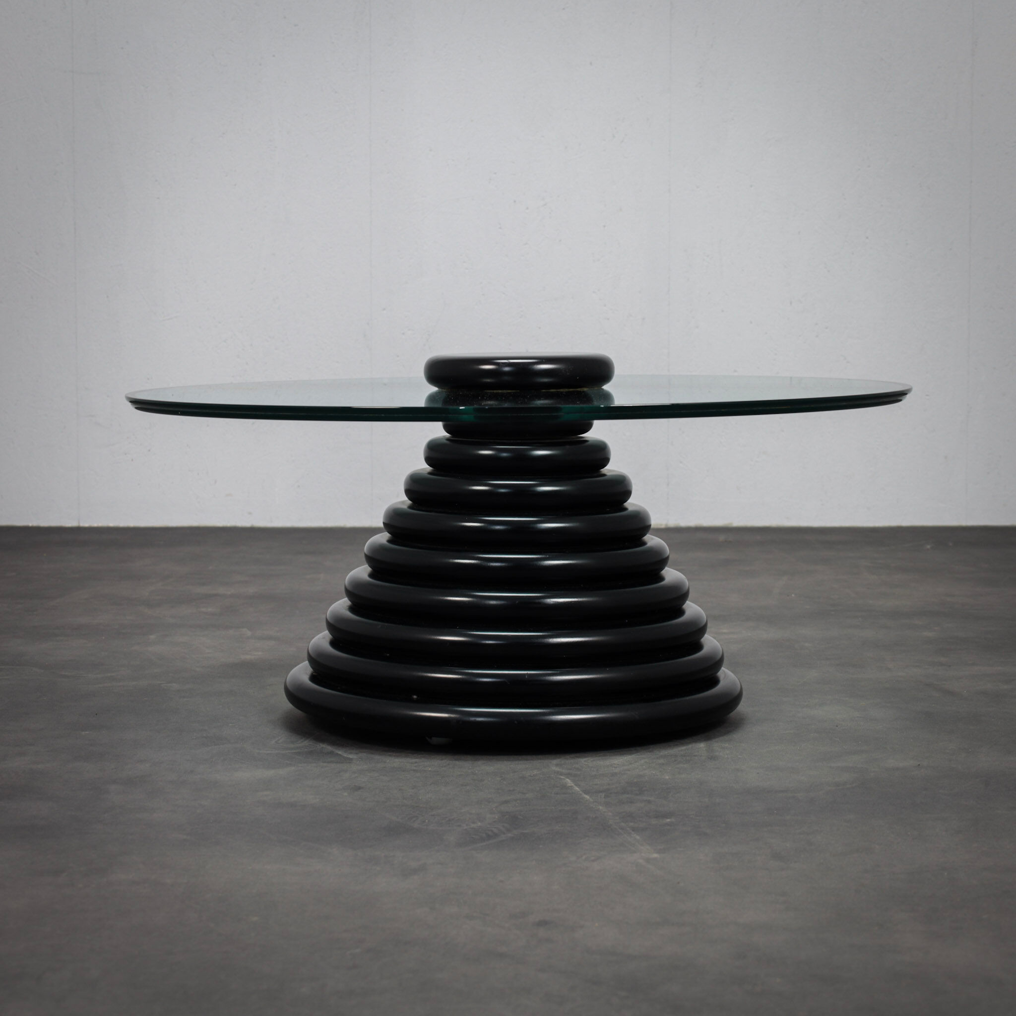 Table basse sculpturale italienne postmoderne rare, années 1980