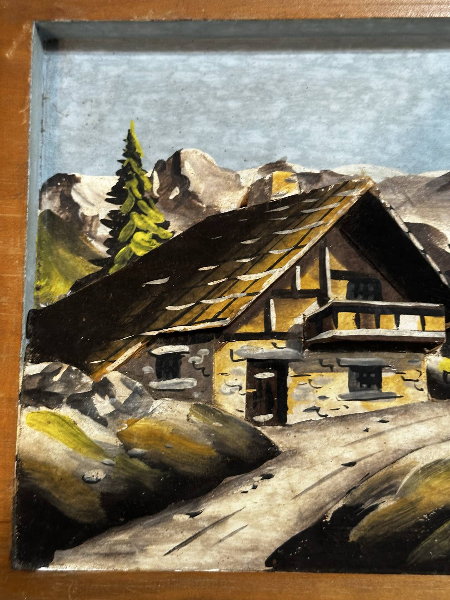 Tableau alpin vintage en bois sculpté et peint