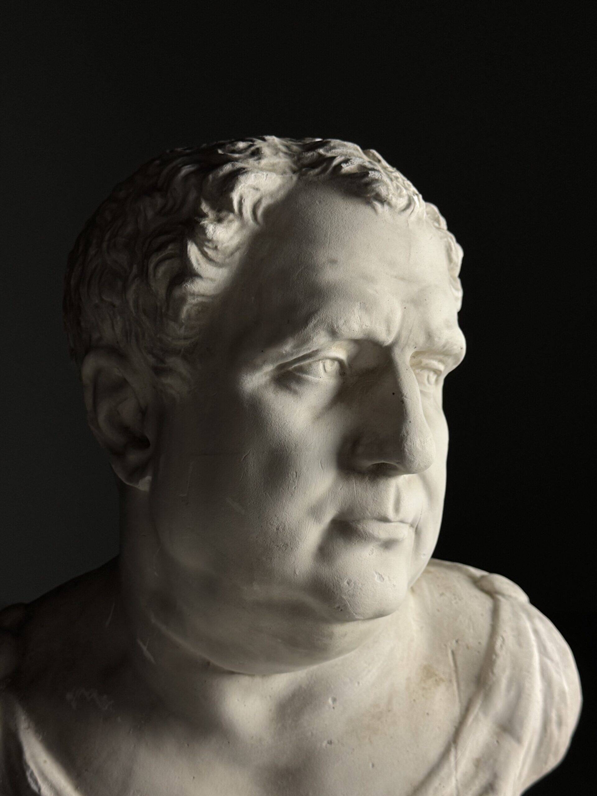 Buste de Vitellius en plâtre romain, 20e siècle.