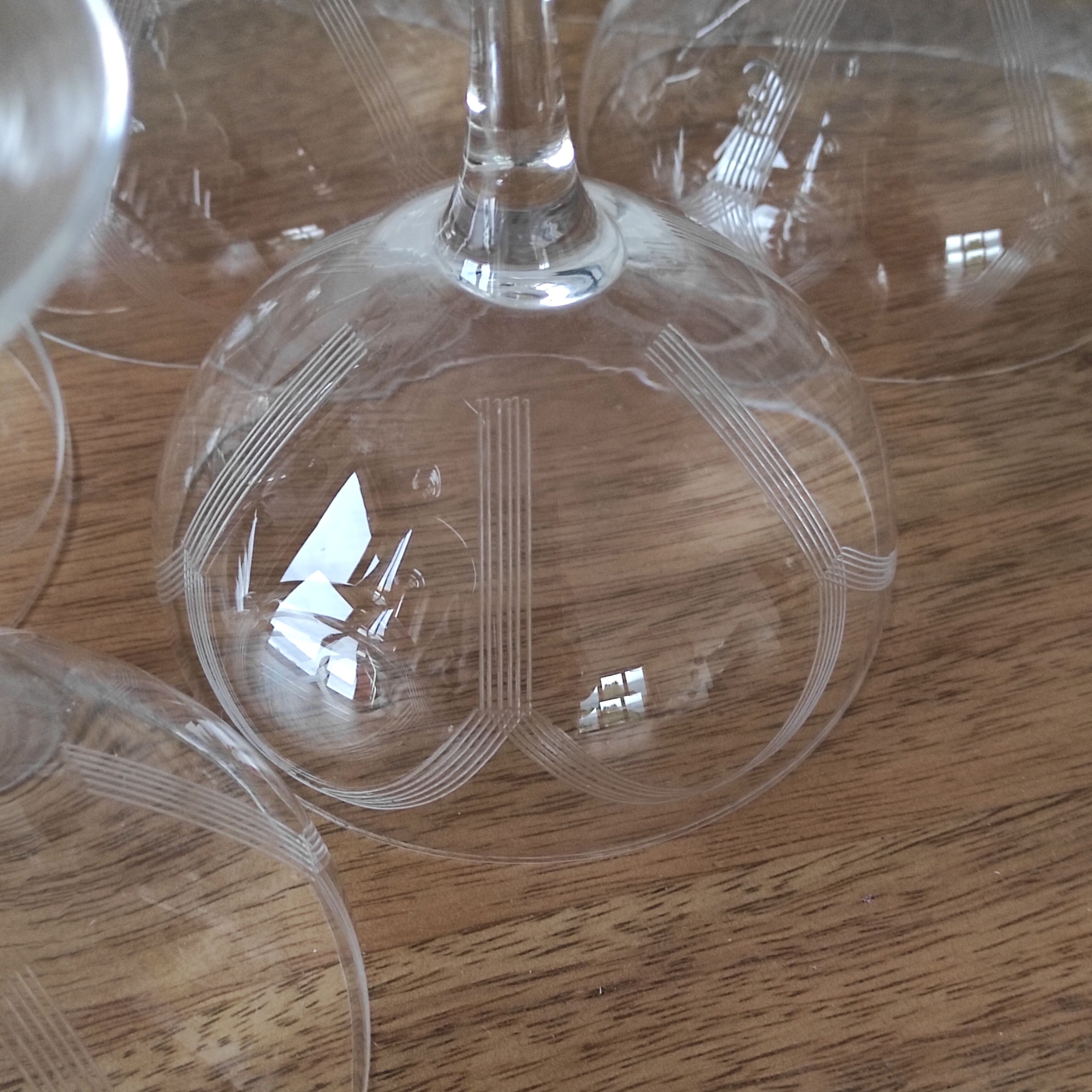 Glass glasses and decanters
