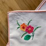 Serviettes en tissu brodées