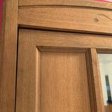 Cabinet with bevelled mirror