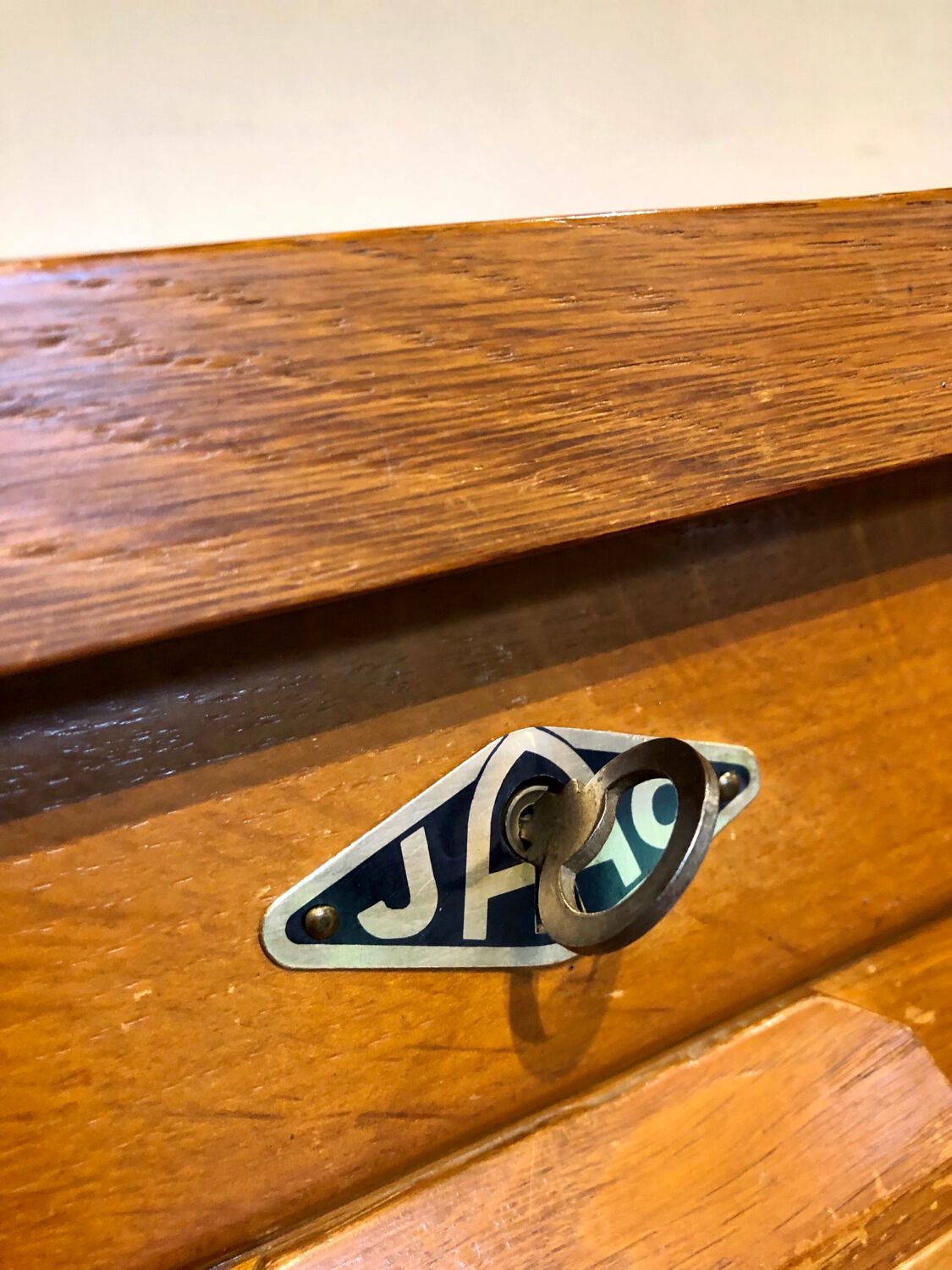 Double curtain folder