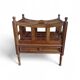 Ancien porte revue en bois