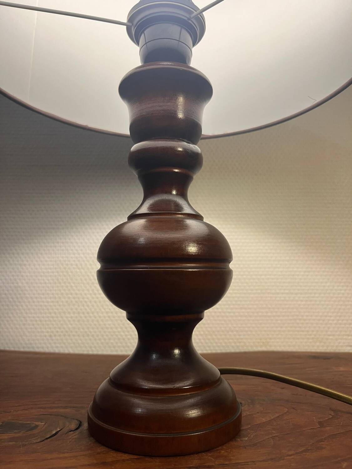 Lampe à poser bois massif avec abat jour année 80
