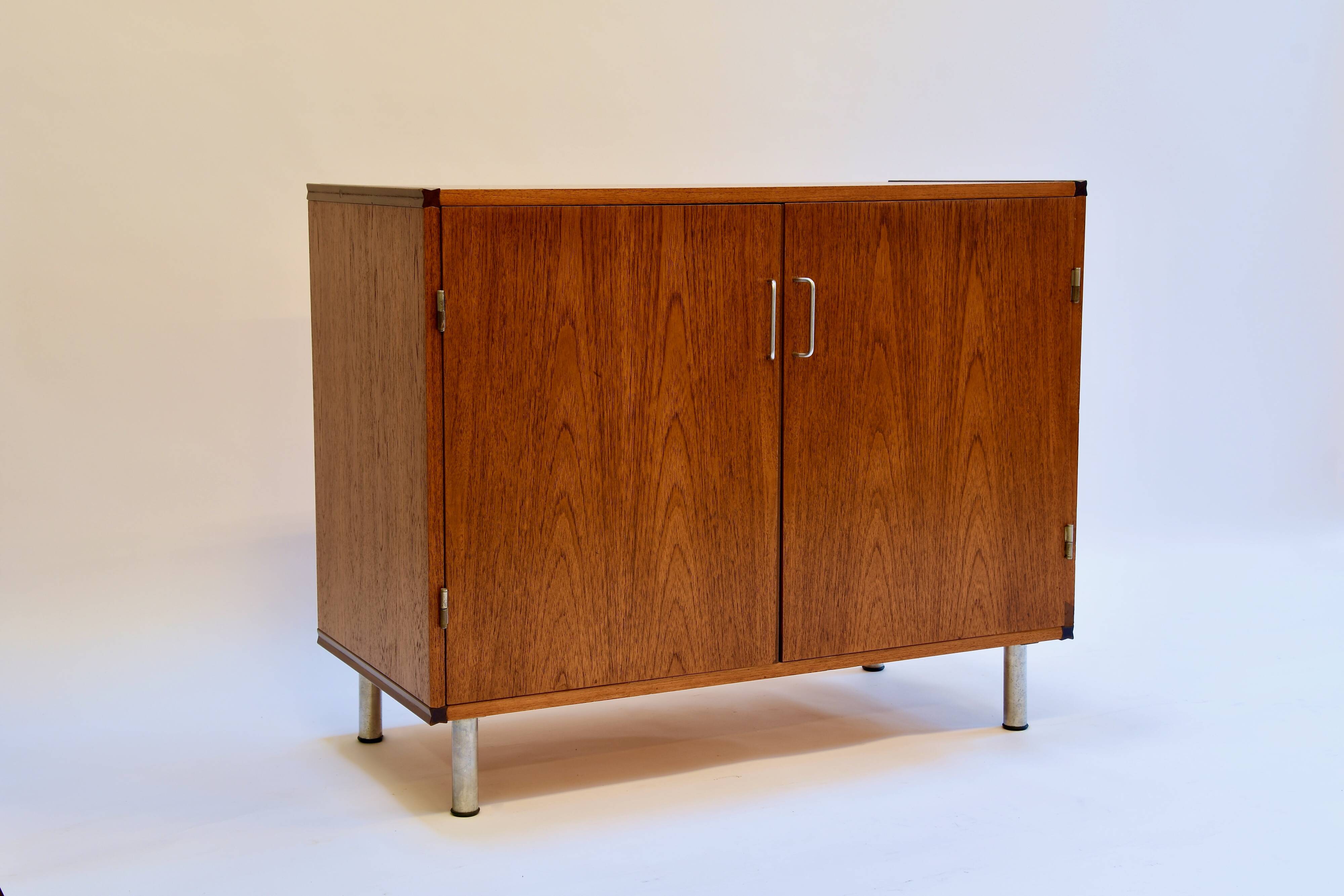 Two-door buffet in manufactured teak, two interior drawers (pastoe).