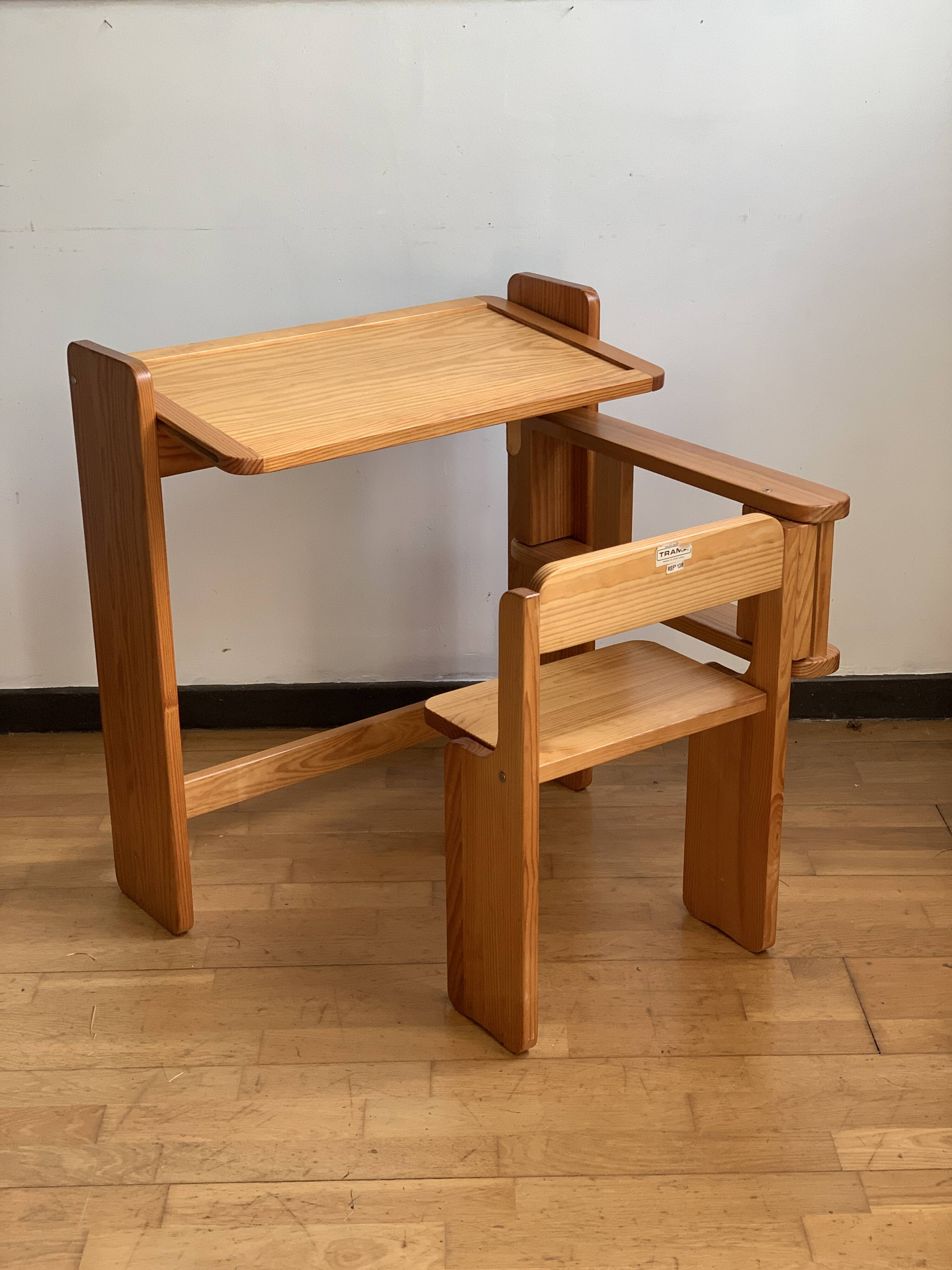 Children's folding desk