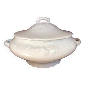 Porcelain tureen France PH. Deshoulières