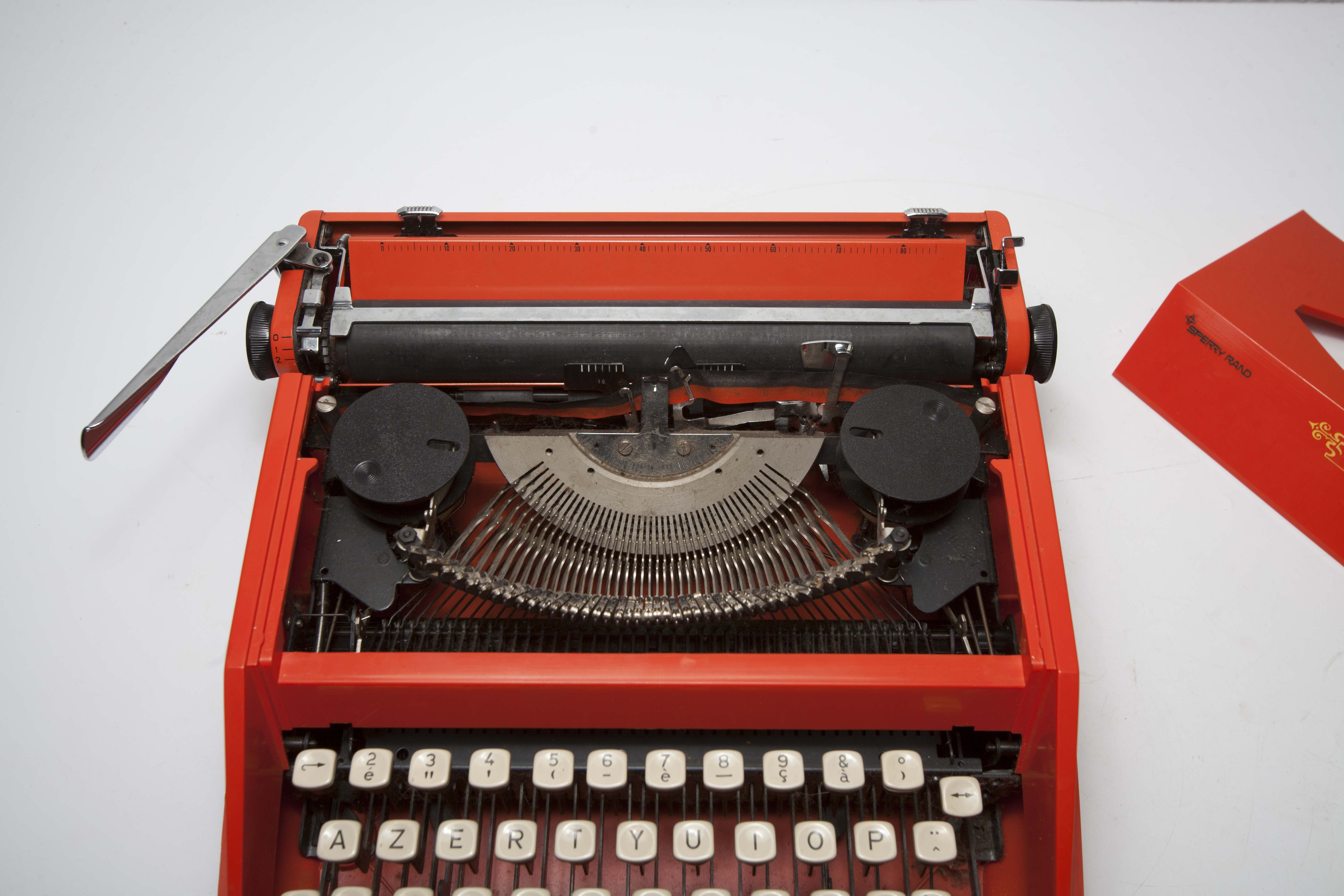 Remington Riviera Sperry orange band typewriter