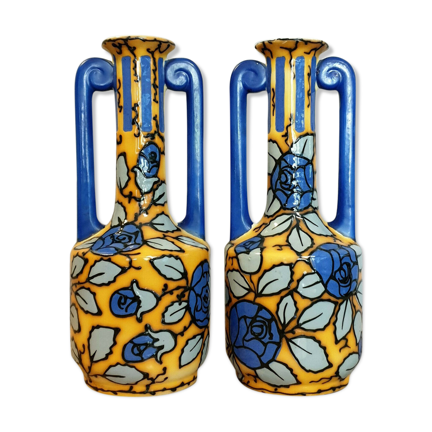 Paire de vases époque art déco a décors émaillé