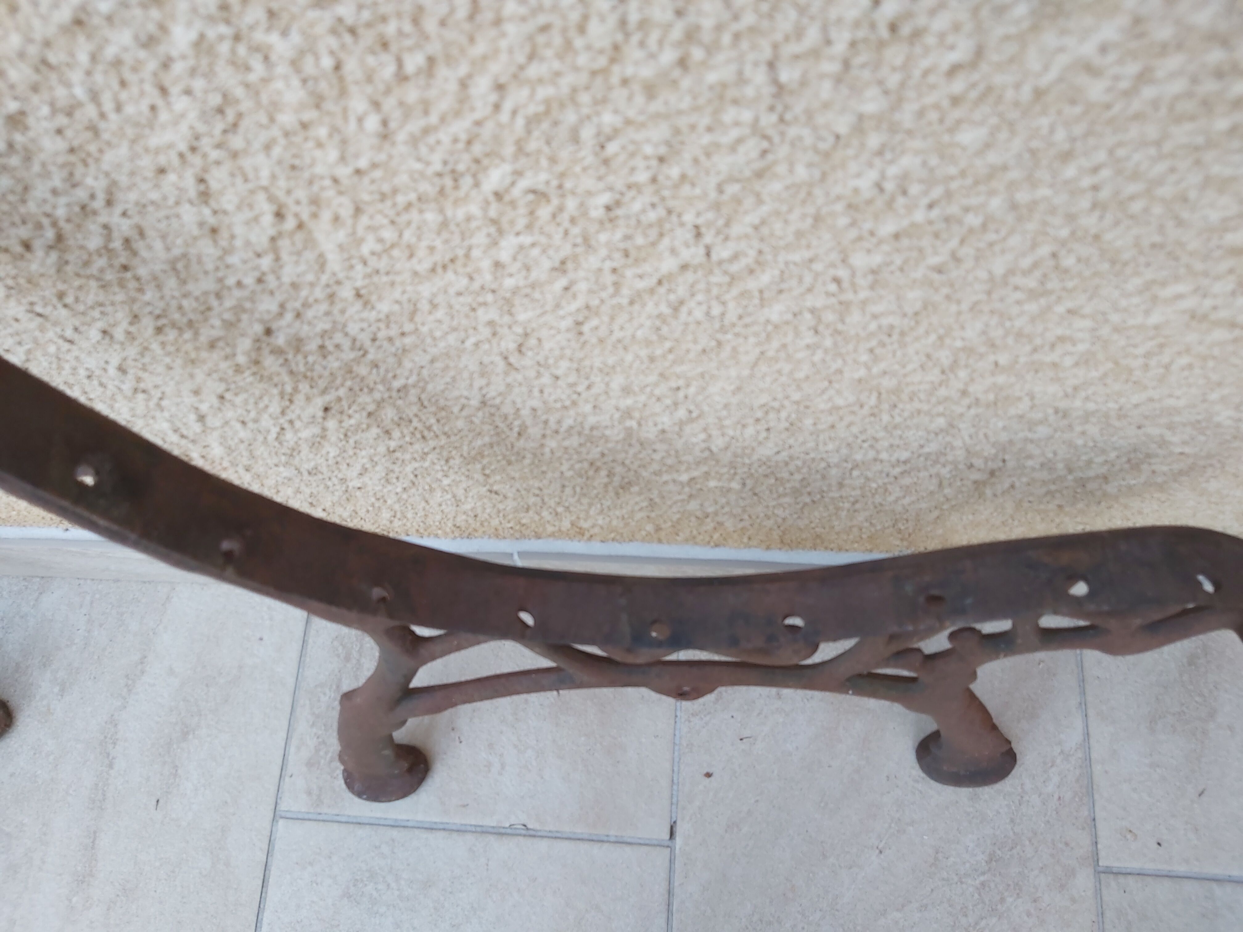 Pair of cast iron bench legs