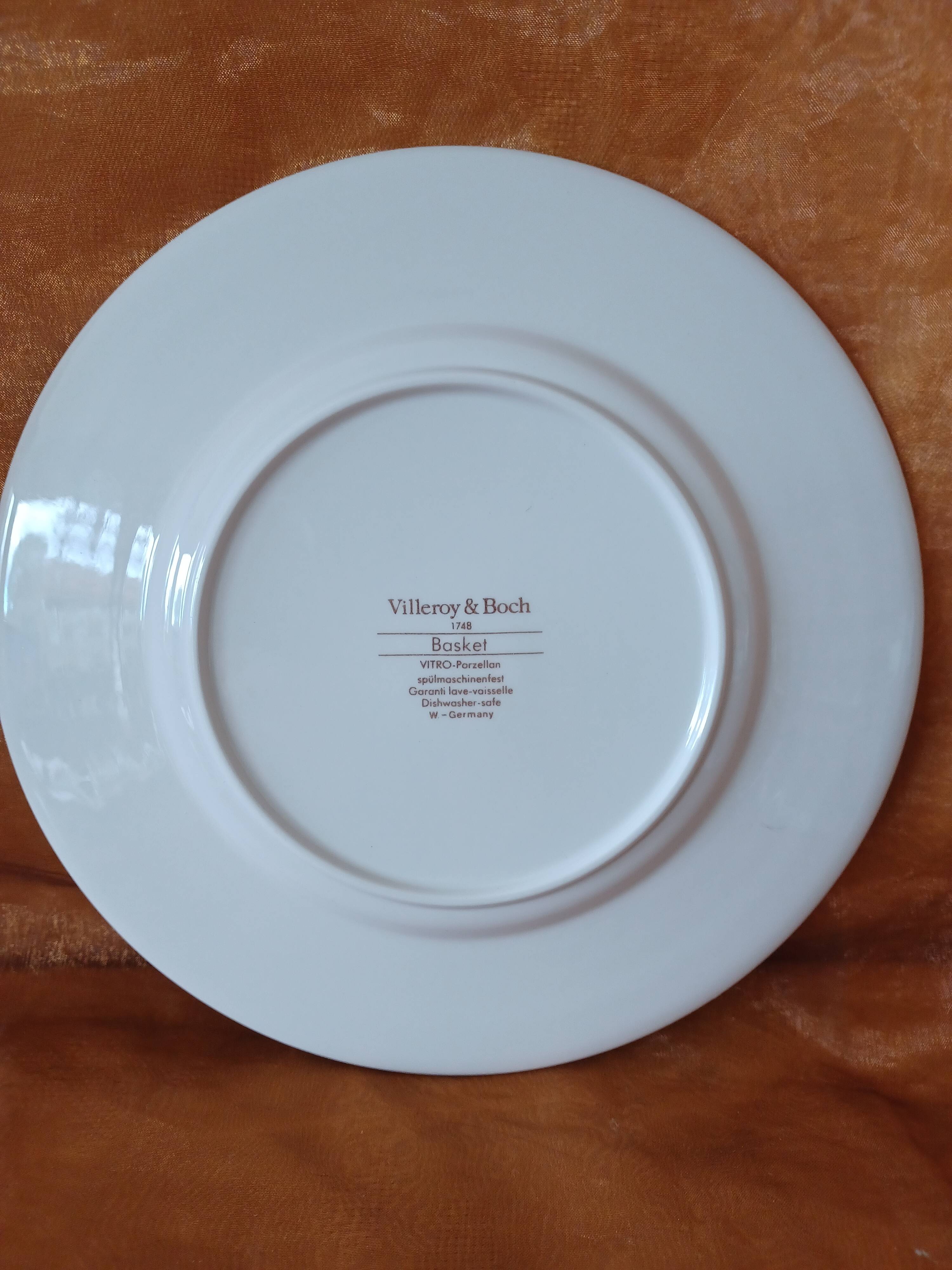 6 Villeroy and Boch Plates, Basket, diameter 26.5 cm