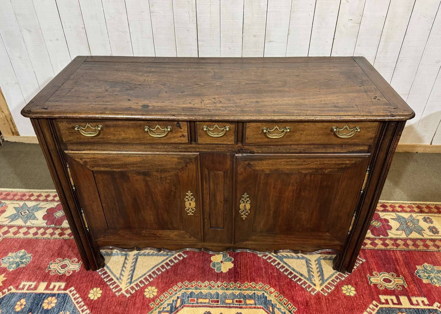 Malouin buffet in mahogany and poplar from the 19th century