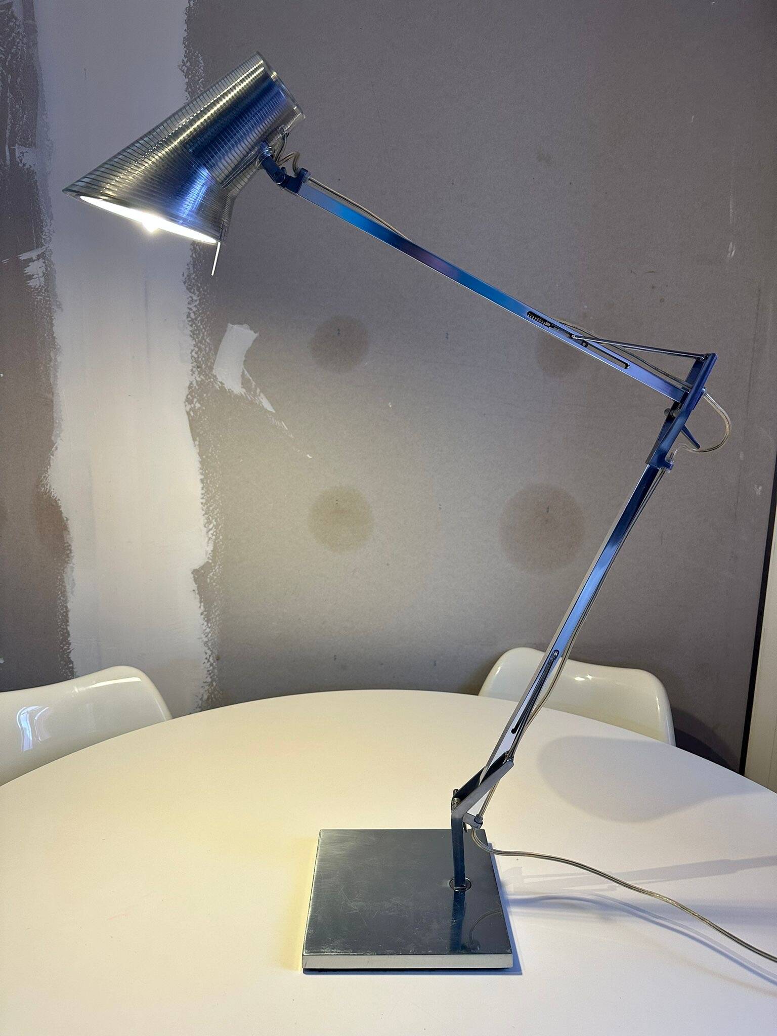 Lampe Kelvin T design Antonio Citterio édition Flos
