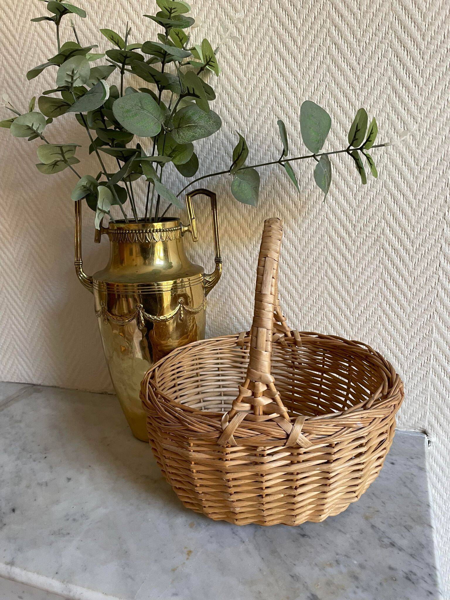 Small beige basket